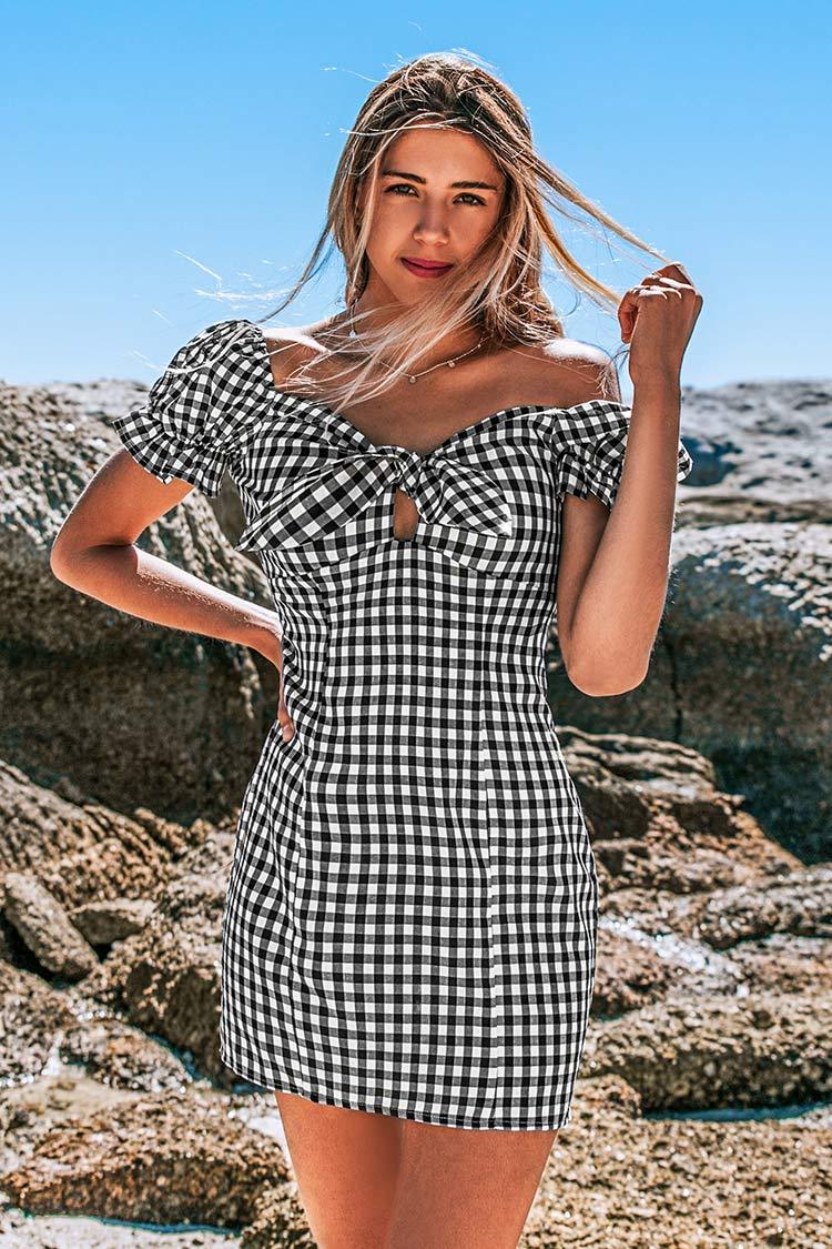 black corset dress with sleeves MIDI LONG and FRONT SLIT – El Merrist Store 9.9.23 Size:US 6 a woman in a