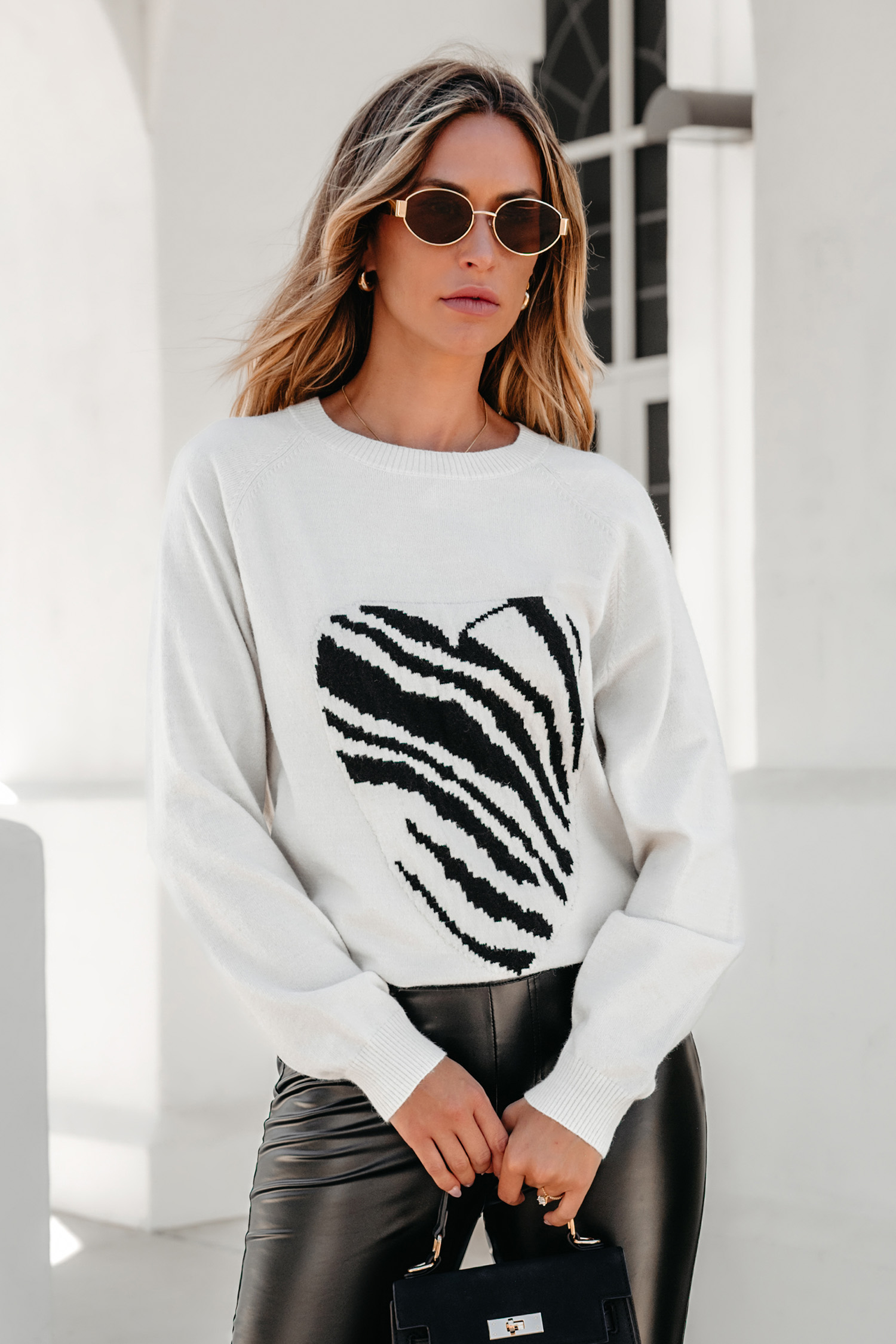Women's Color Zebra Pattern Round Neck Shoulder Sweaters