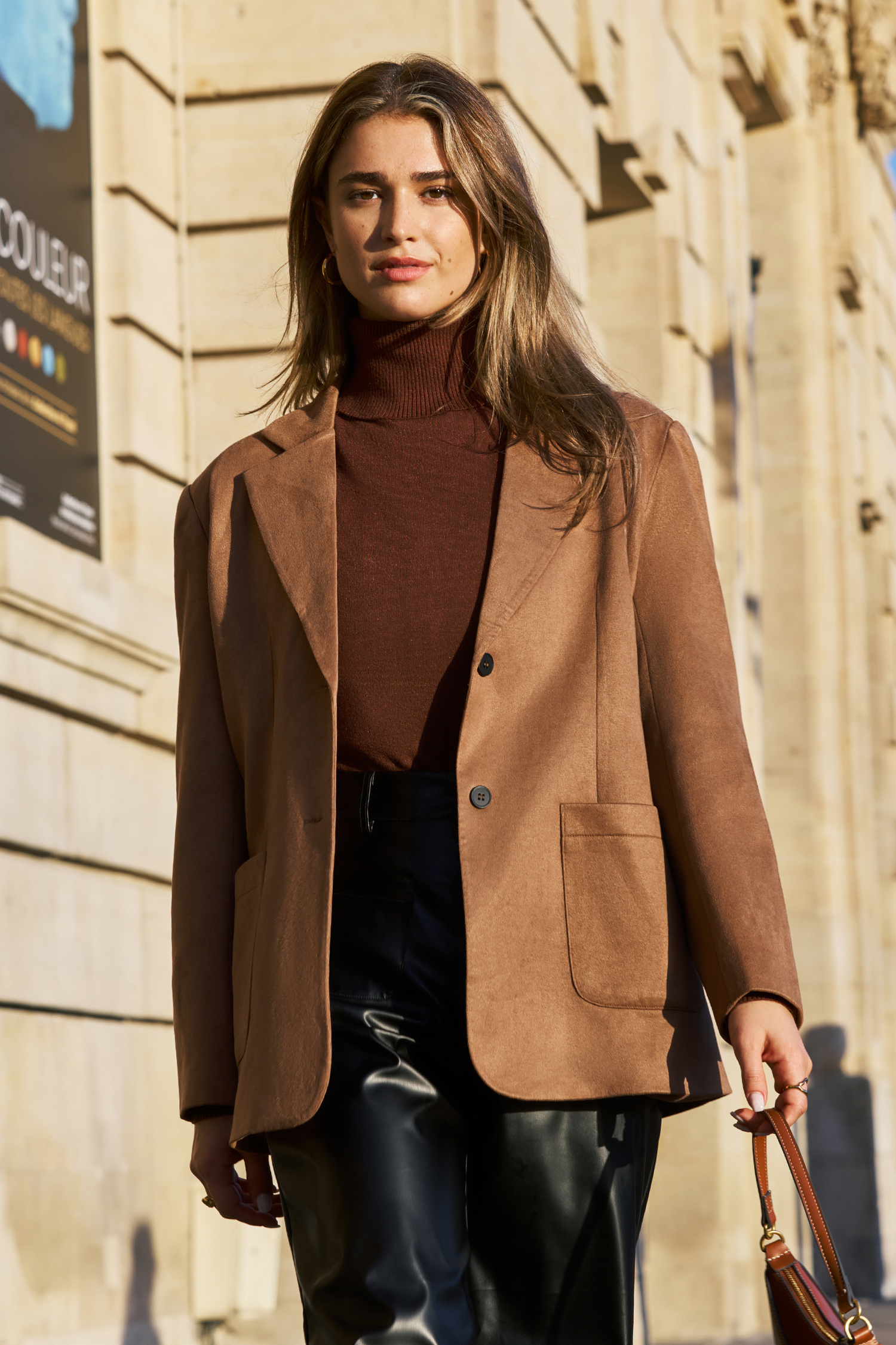 【COOR】 Faux Suede 3 Button Blazer / 追跡付 Brown Faux Suede Dual Button Blazer