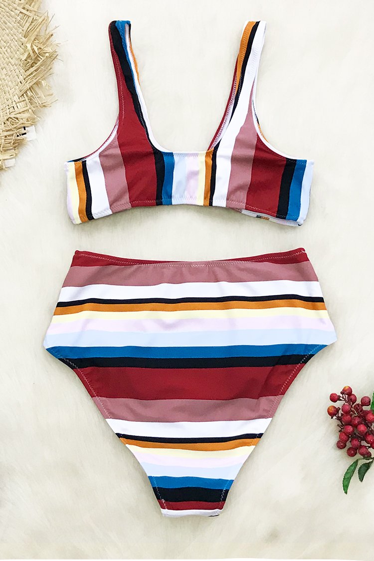 Bikini taille haute rouge et à pois