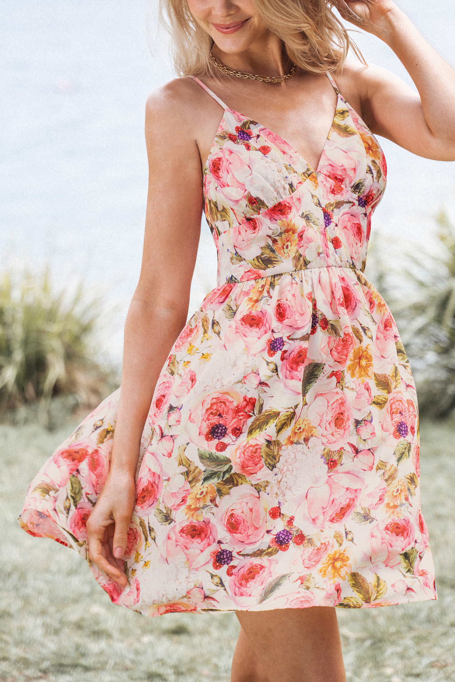 Vestido rosa evasé con estampado floral