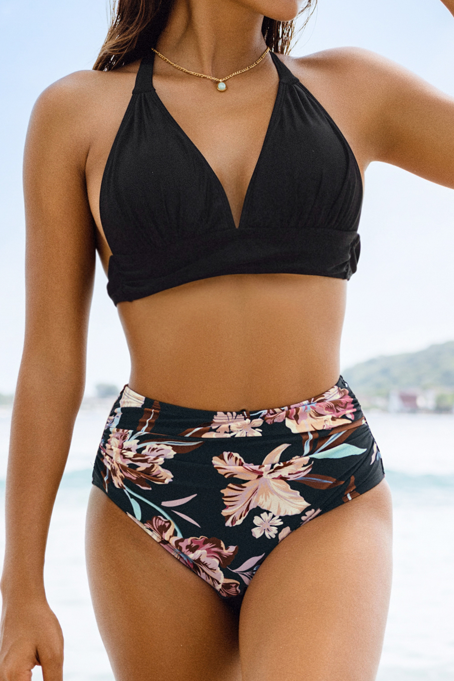 alexiastam2023ss ビキニ warmycalmy Black Shirred Halter Triangle Top & Hot Tropics High Waist