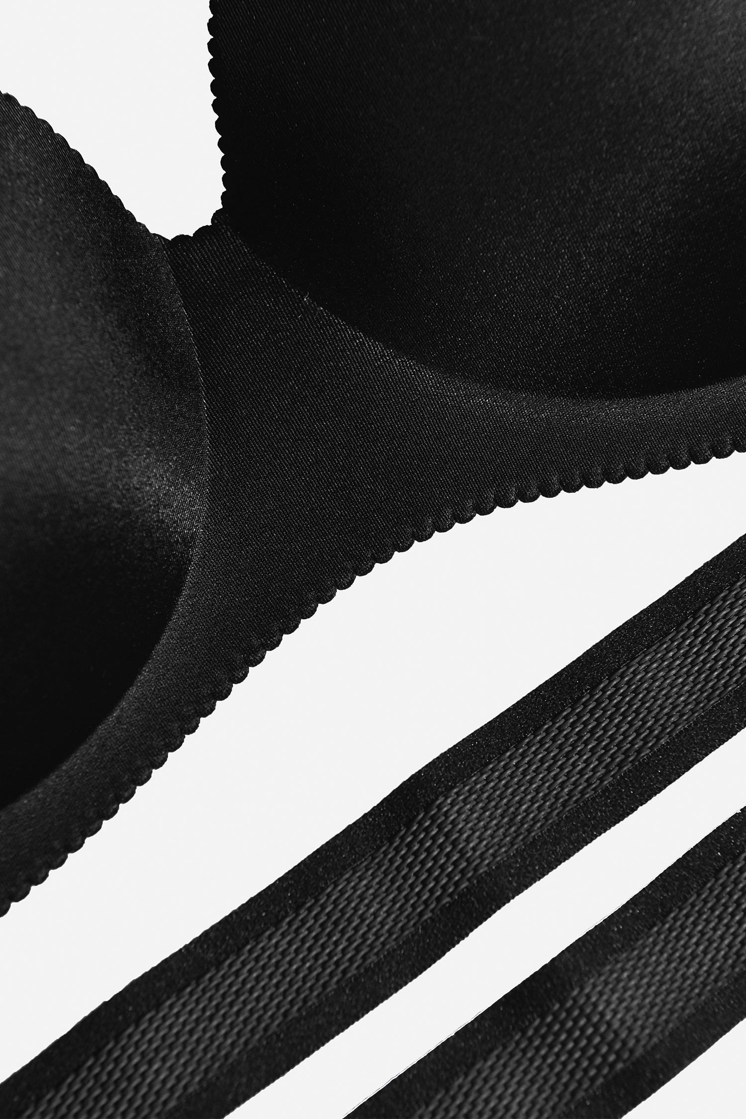 Onyx Scalloped Strapless PushUp Bra