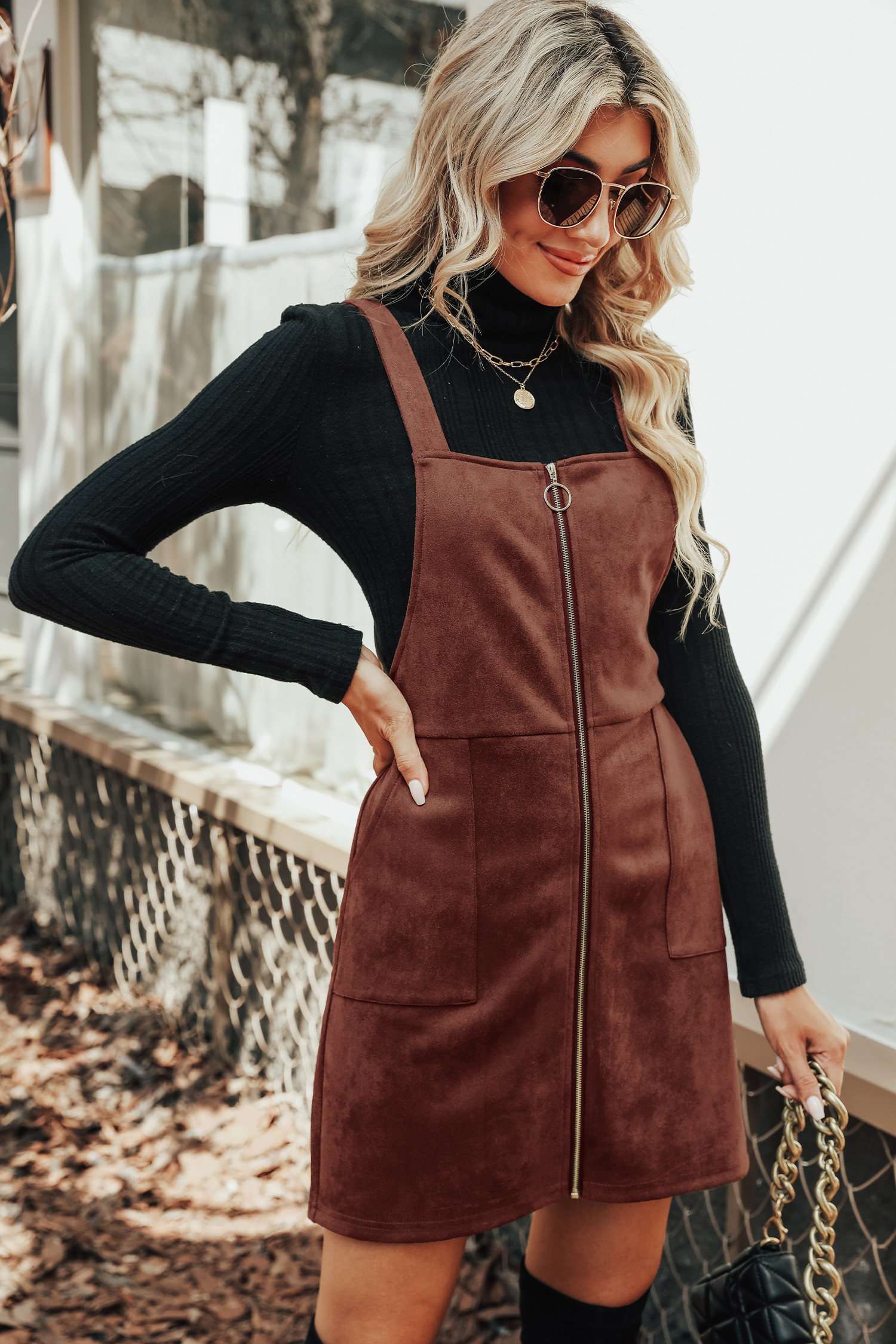 O-Ring Mini-Schürzenkleid aus Kunstleder