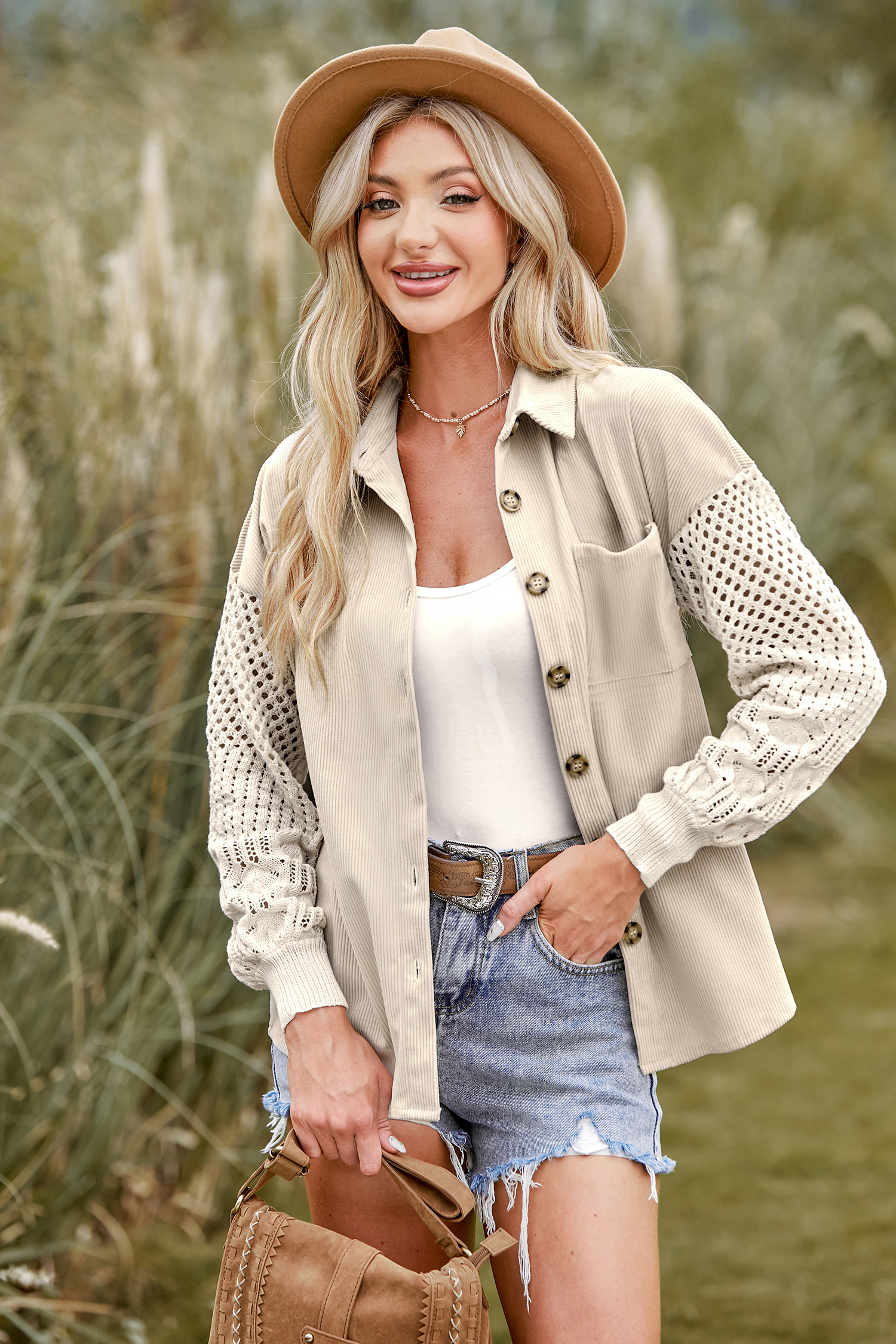 Veste chemise à boutons et manches découpées en tricot côtelé