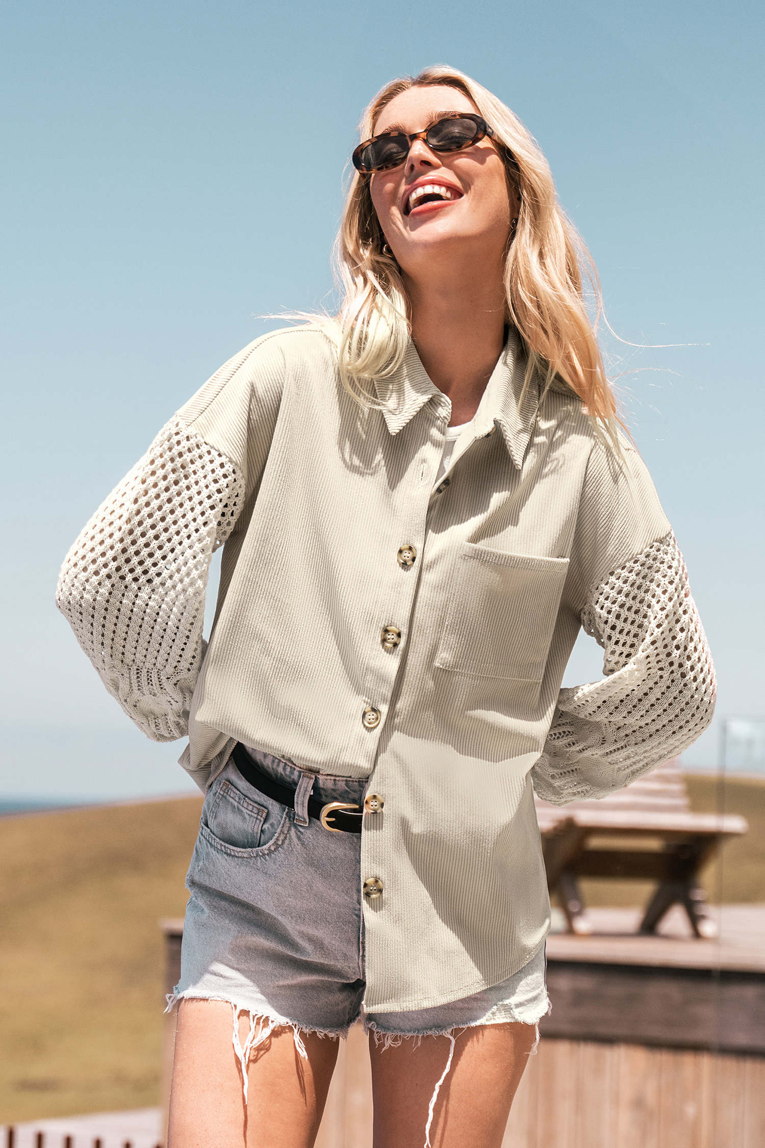 Veste chemise à boutons et manches découpées en tricot côtelé