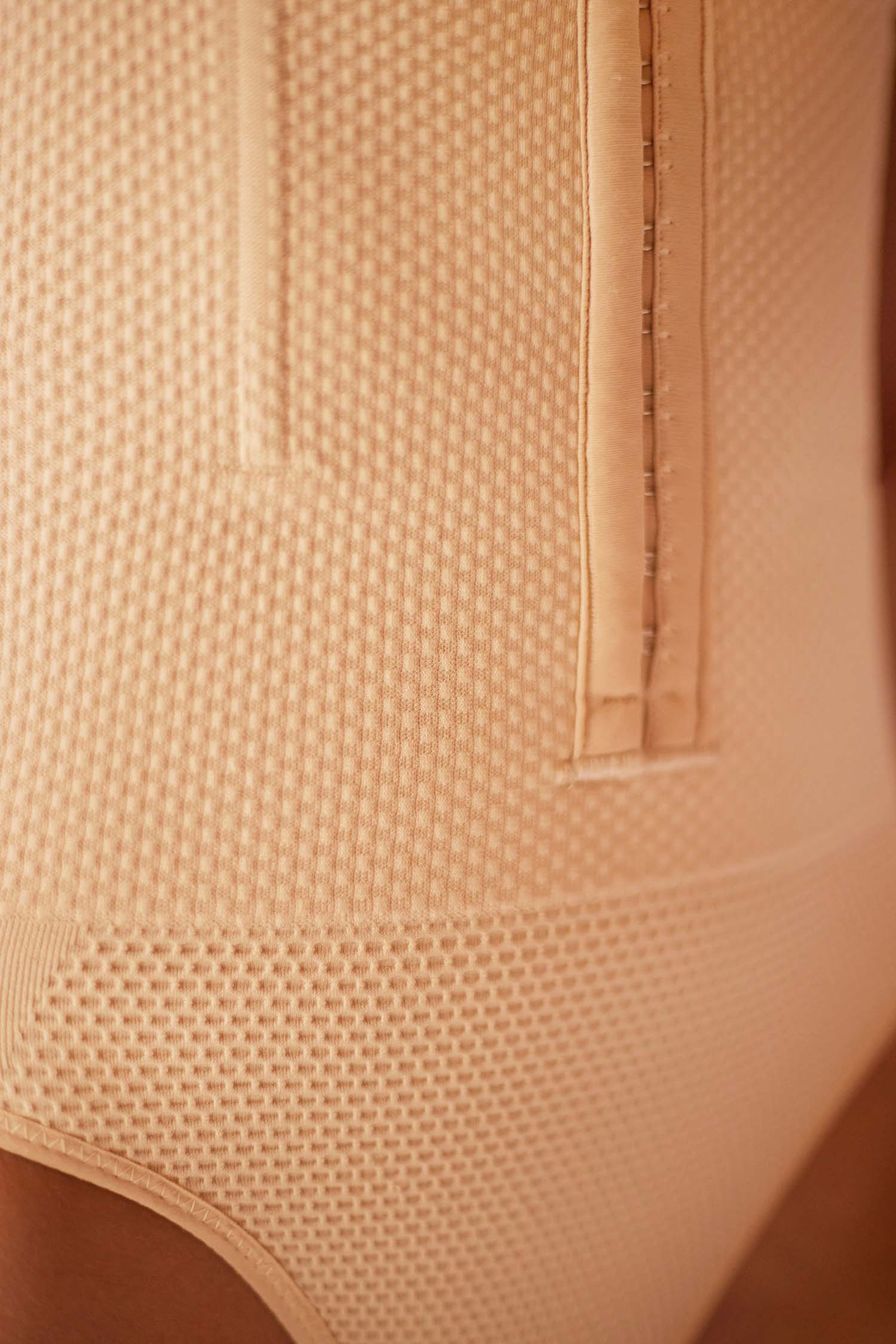 Body gainant taille haute ventre plat avec crochets sur le devant