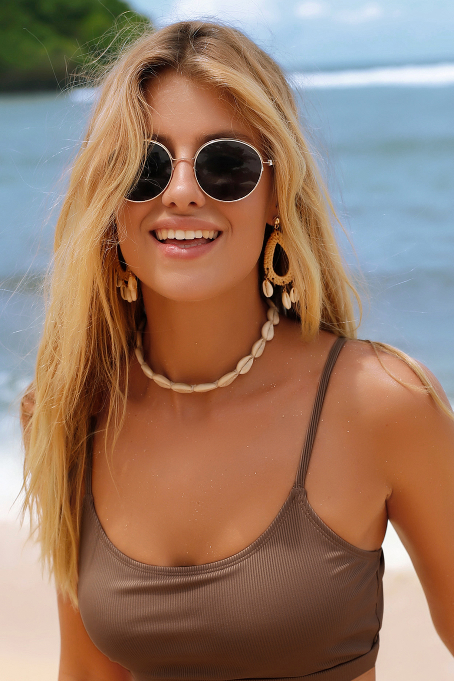 Cowrie Shell Choker Necklace