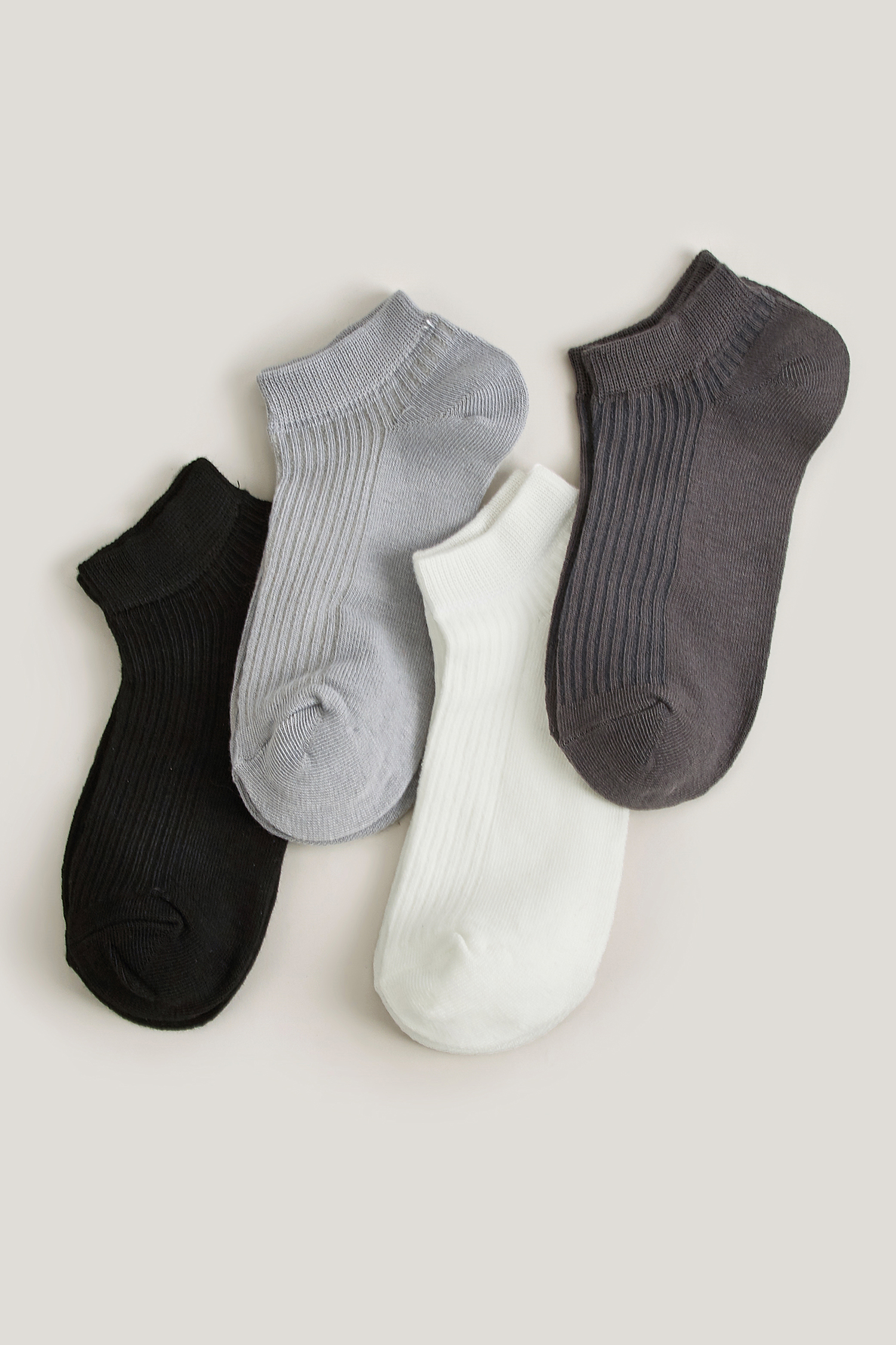 Black Ribbed Ankle Socks