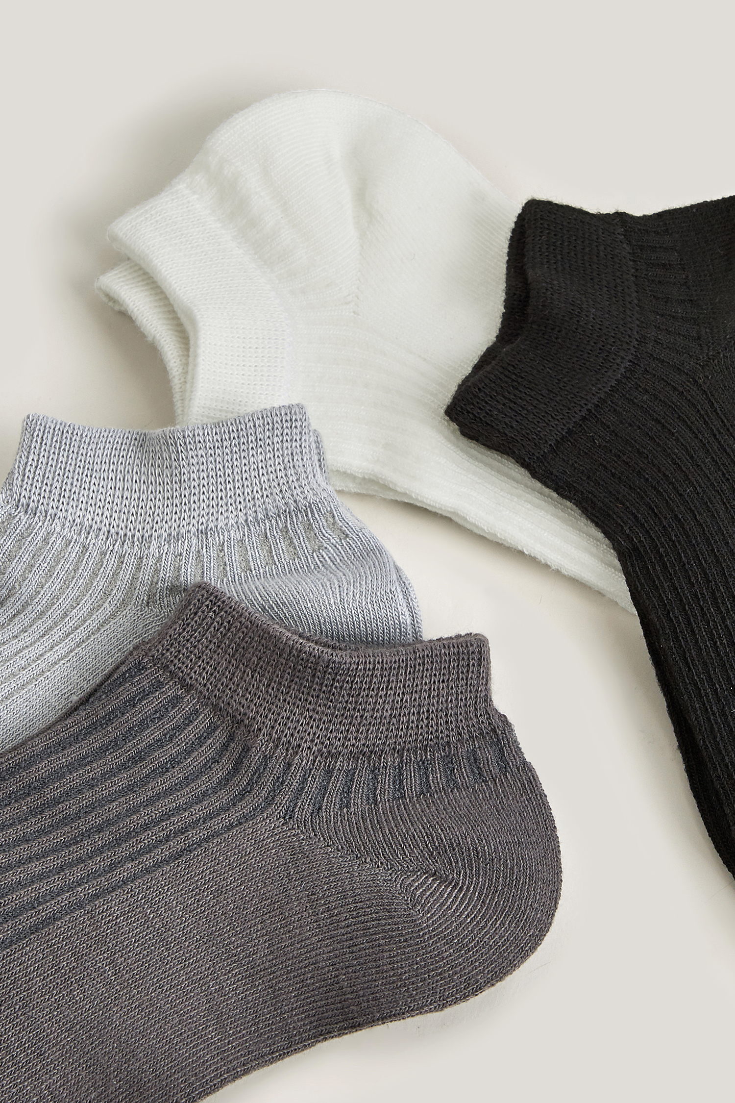 Black Ribbed Ankle Socks