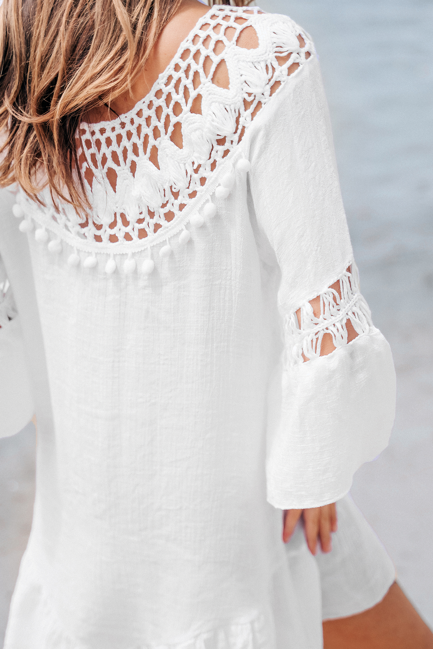 Vestido tipo pareo con volantes de crochet