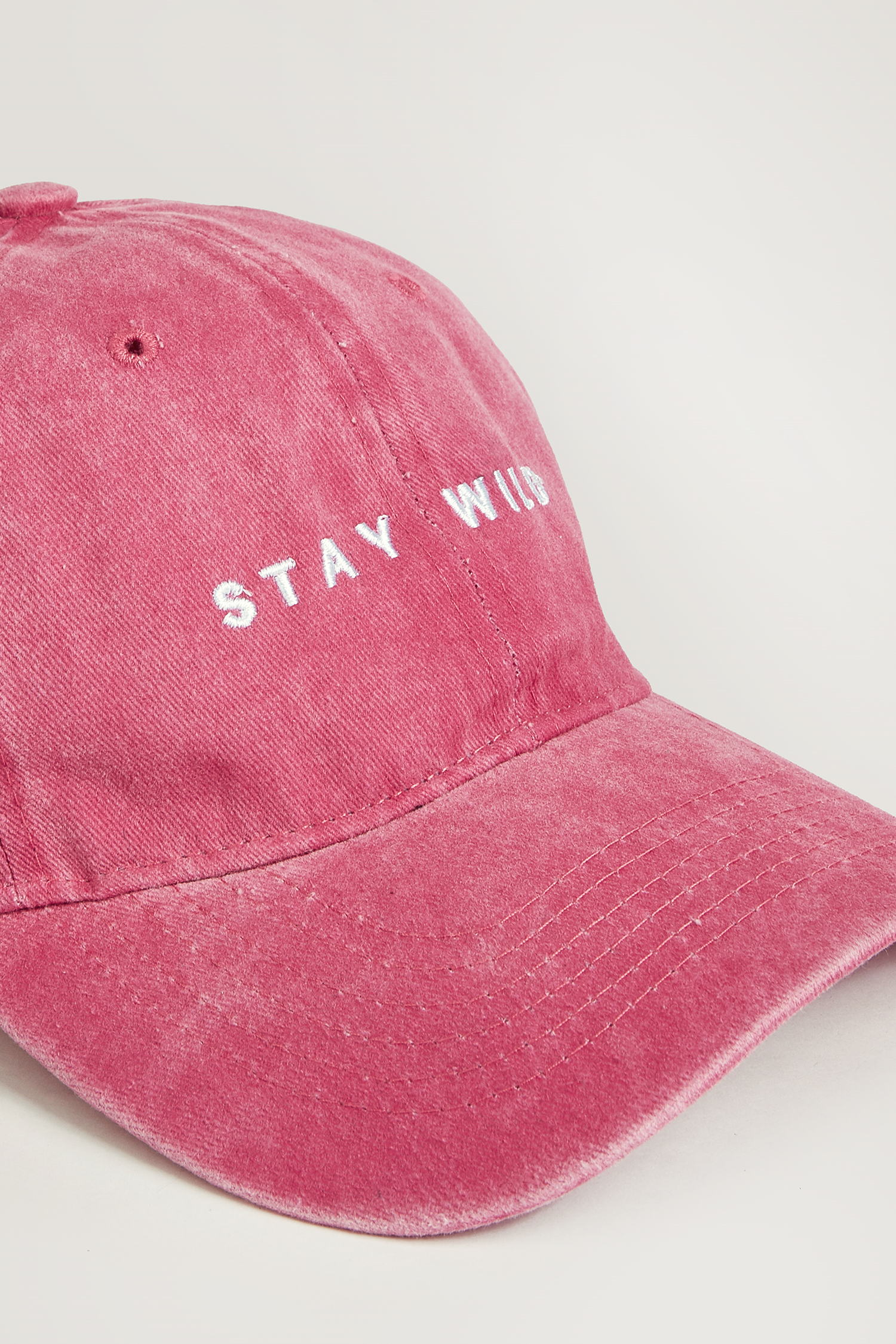 Casquette de baseball en broderie et pur coton rose