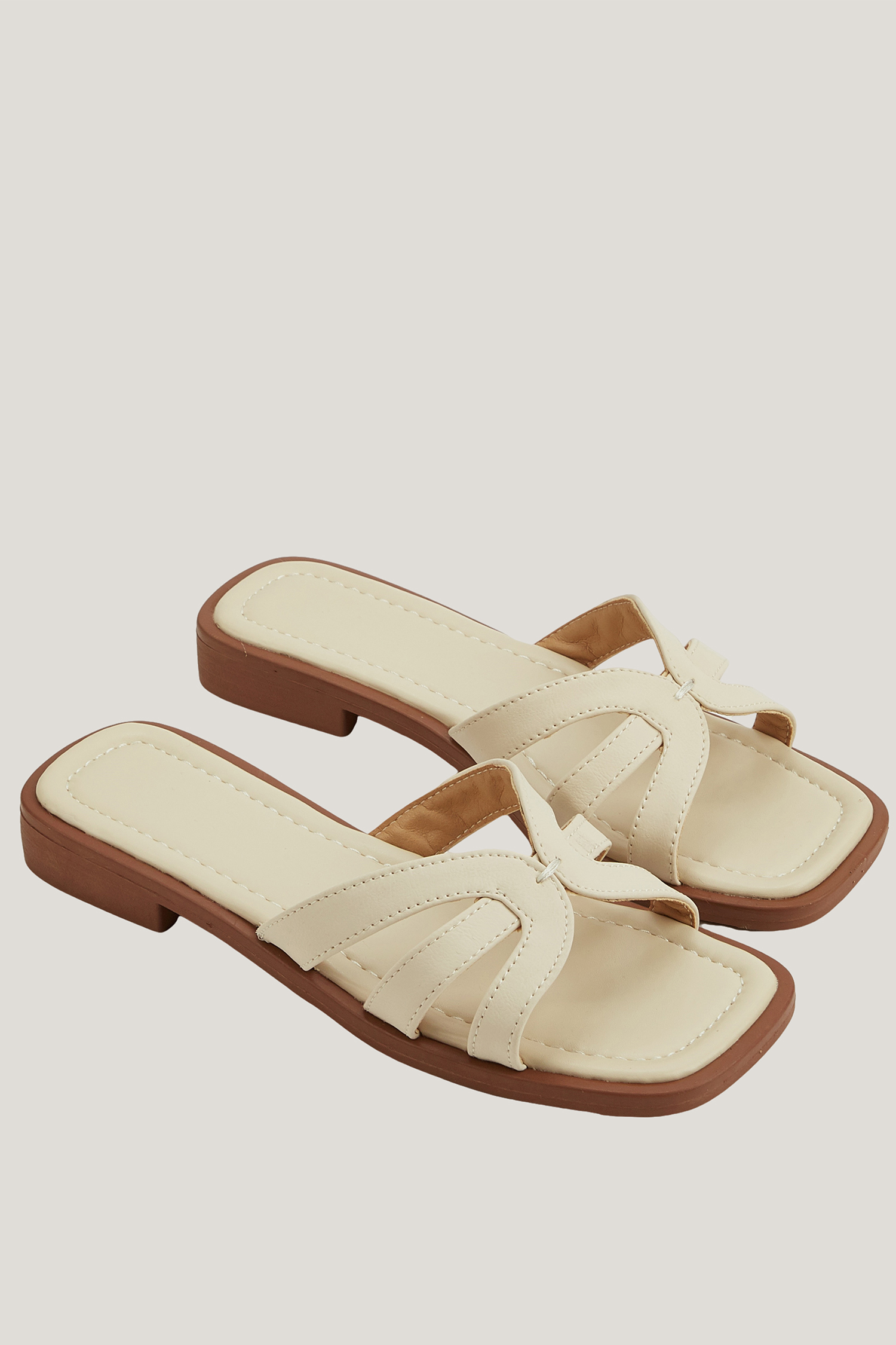 Sandalias desnudas con punta cuadrada