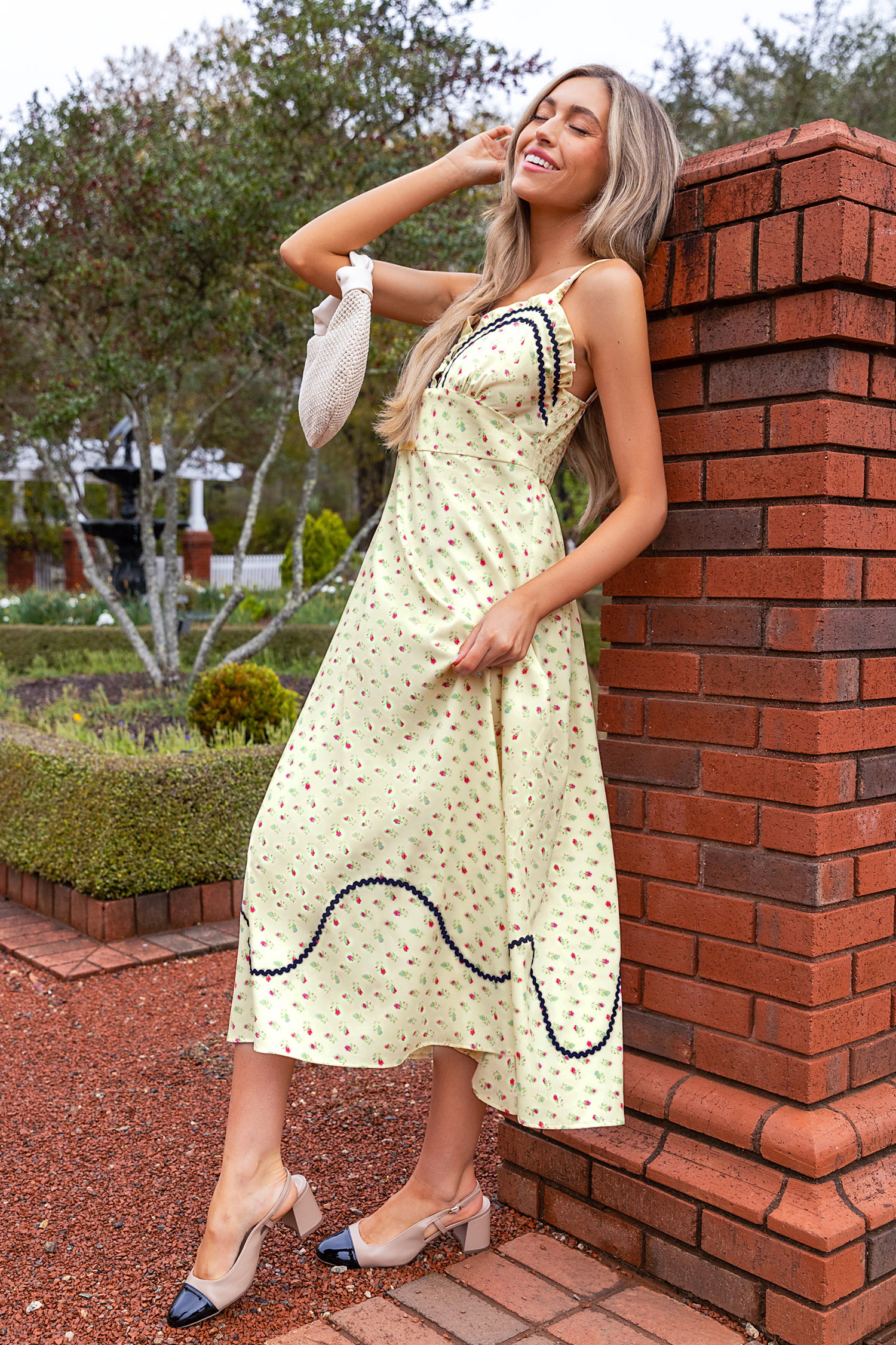 Vestido largo con escote en forma de corazón floral de inspiración vintage