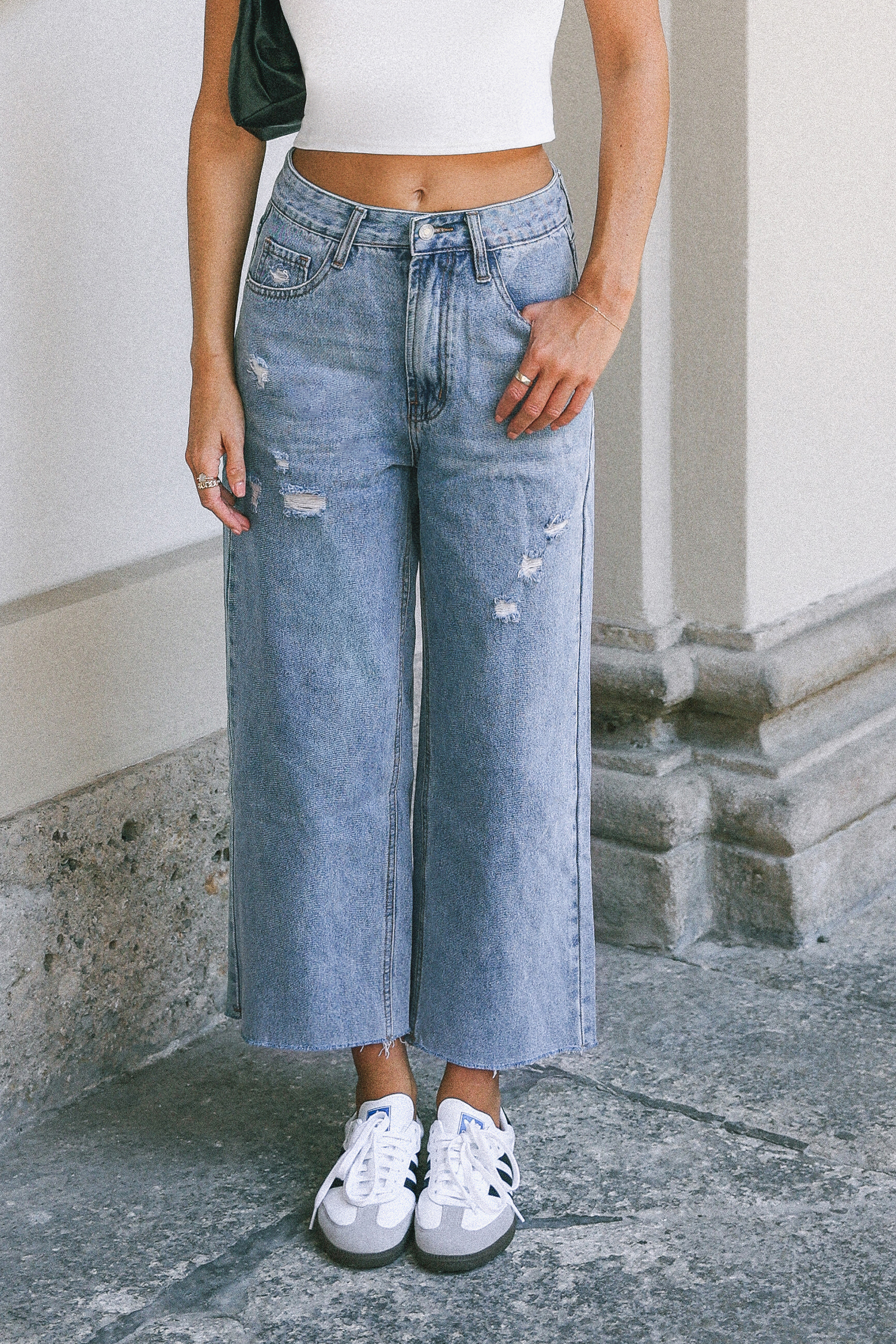 Jeans mom de tiro alto desgastados