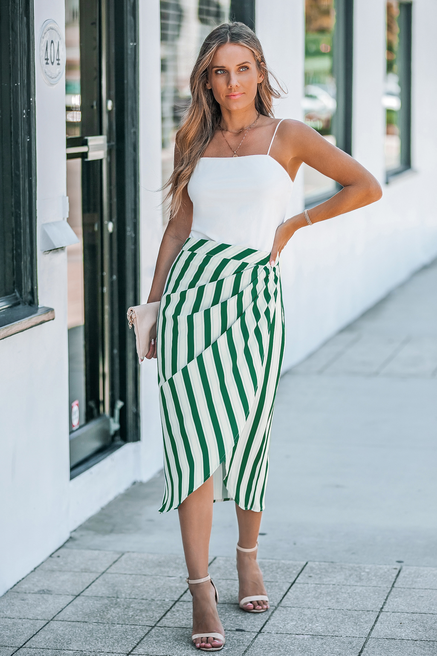 Zielona spódnica midi w pionowe paski