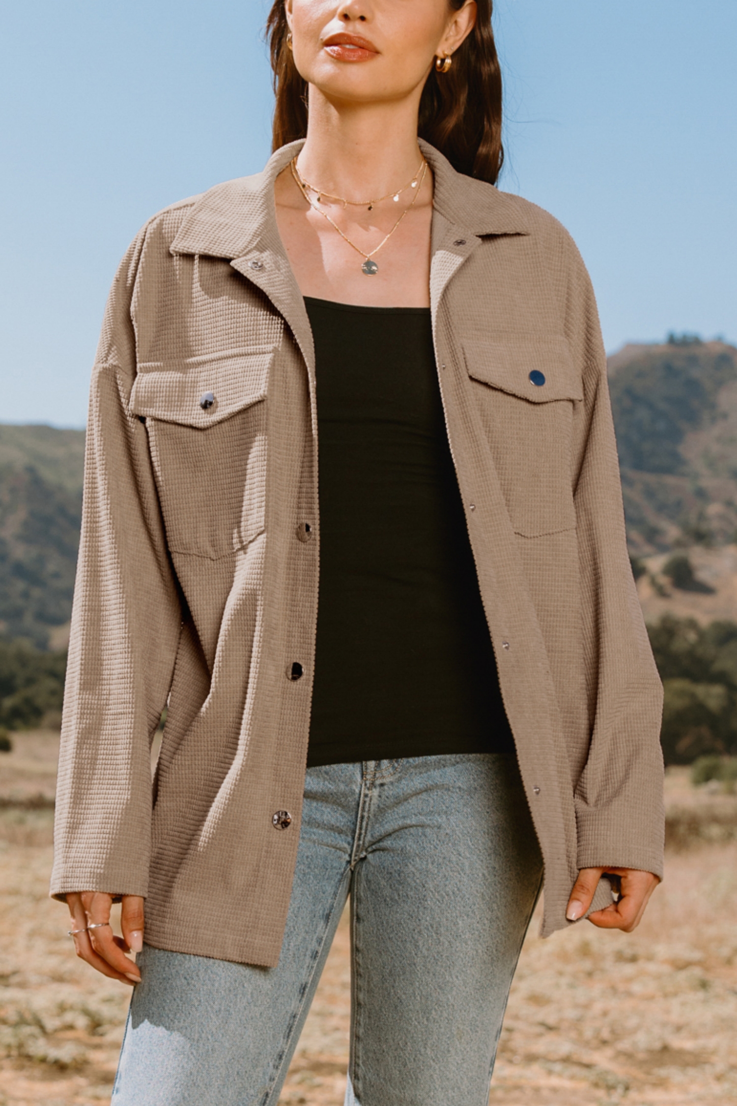 Camicia a maniche lunghe con colletto in velluto a coste e bottoni