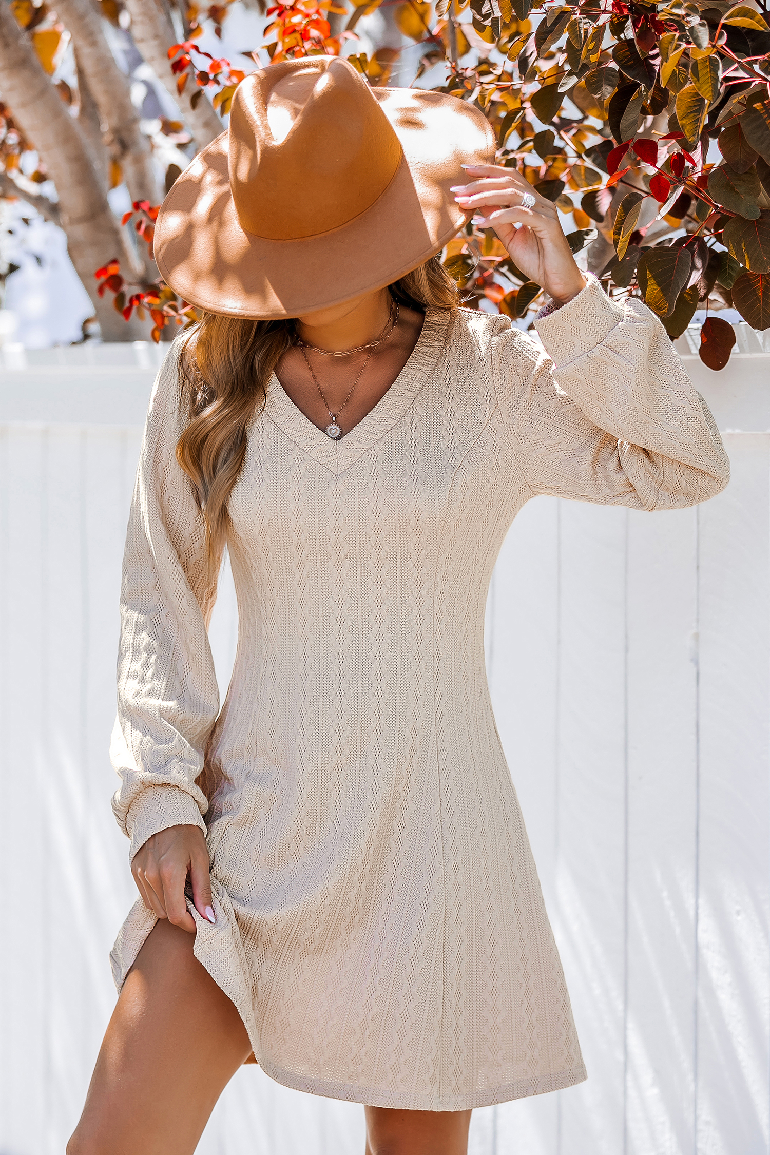 Robe midi à col en V et manches longues bouffantes