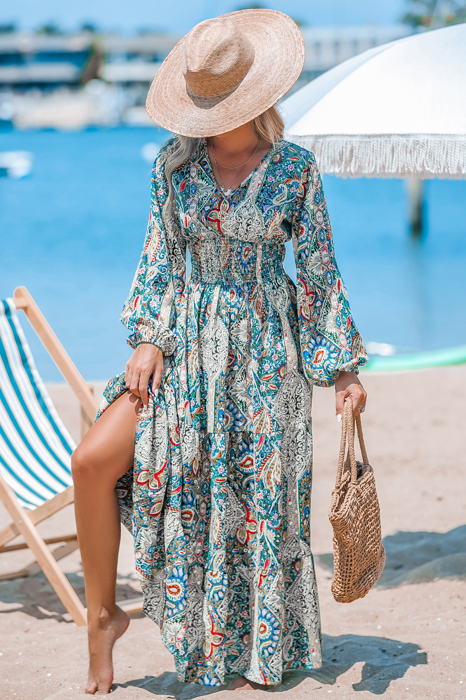 Abito lungo con maniche a sbuffo e motivo Paisley