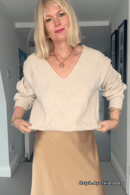 Long Sleeve V-Neck Bow Sweater