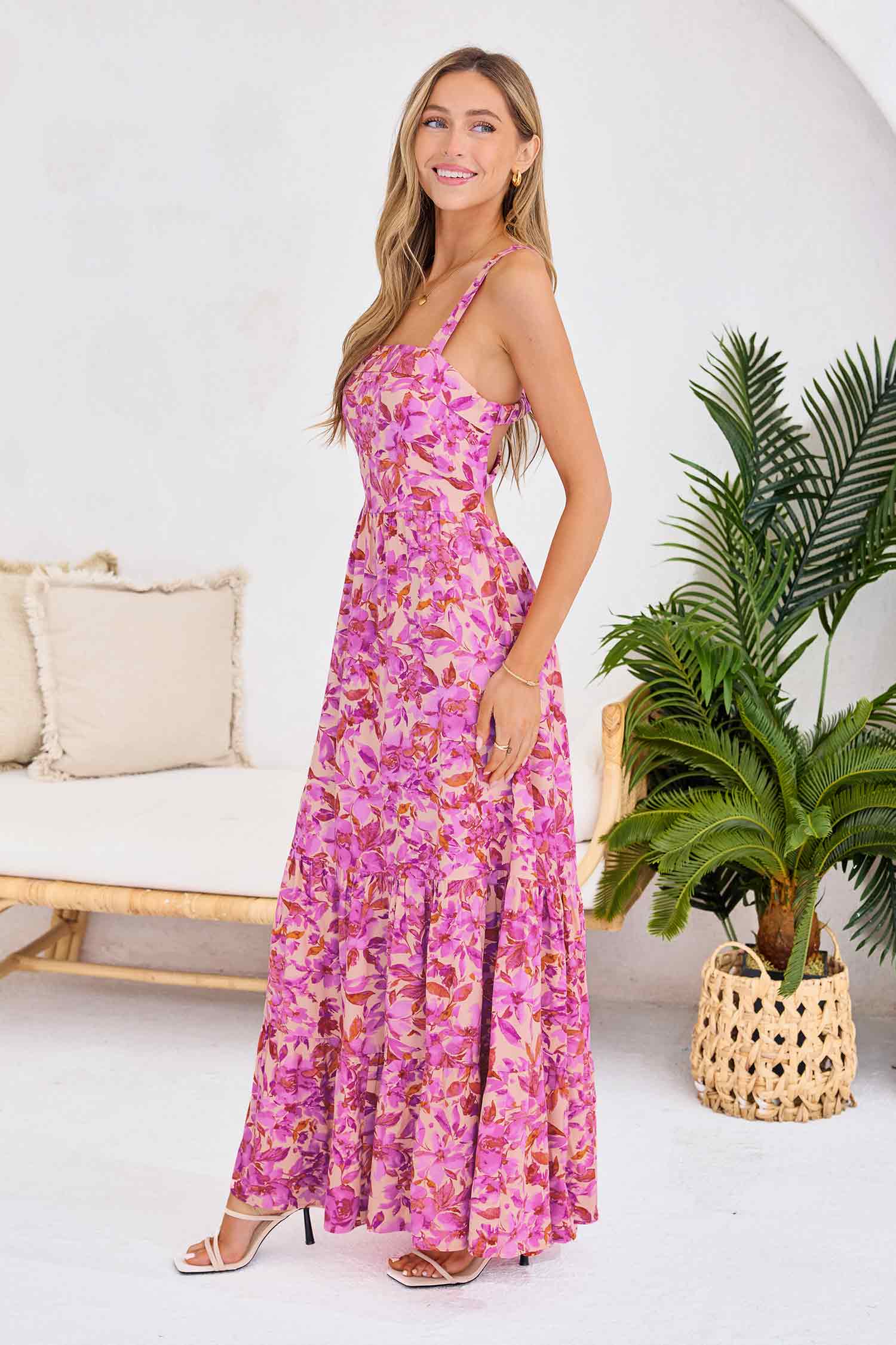 Vestido largo sin mangas con escote cuadrado y estampado floral