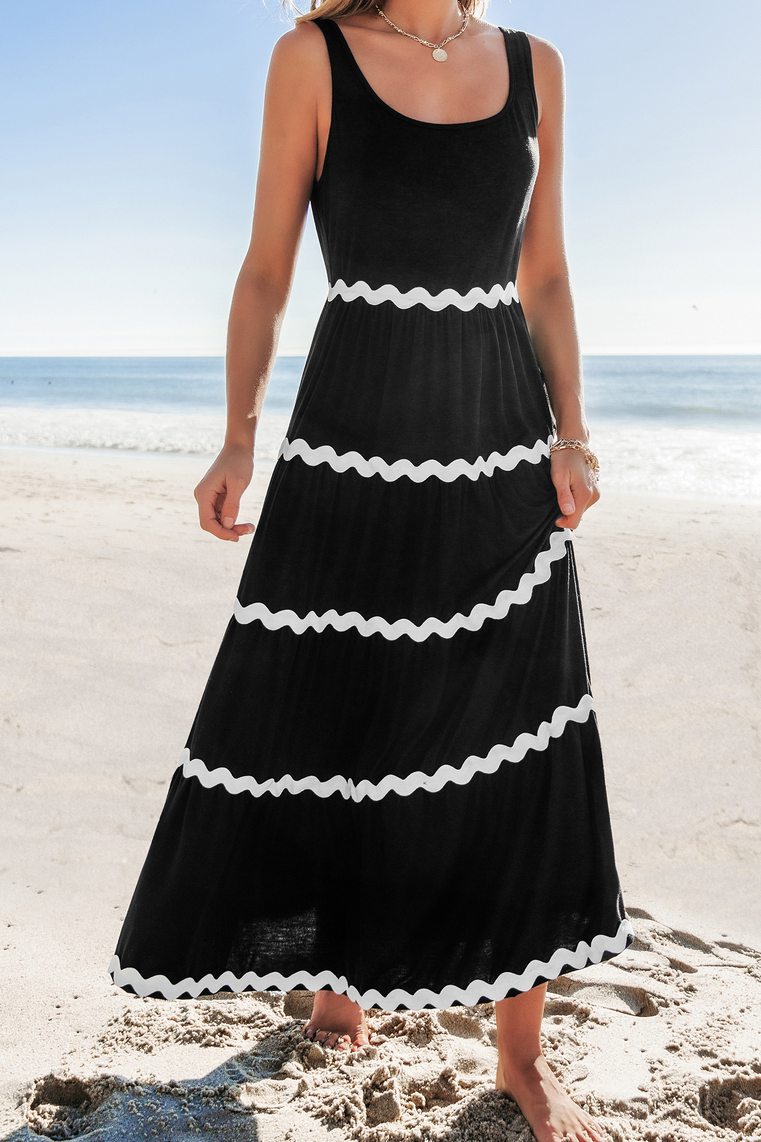 Black Scalloped Sleeveless Maxi Dress
