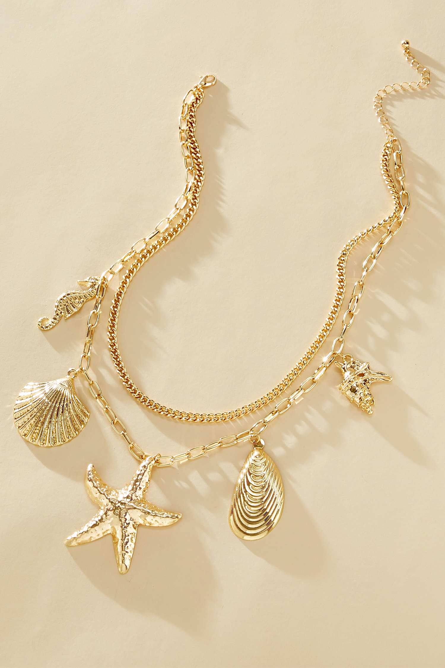 Collar dorado Beyond the Beach