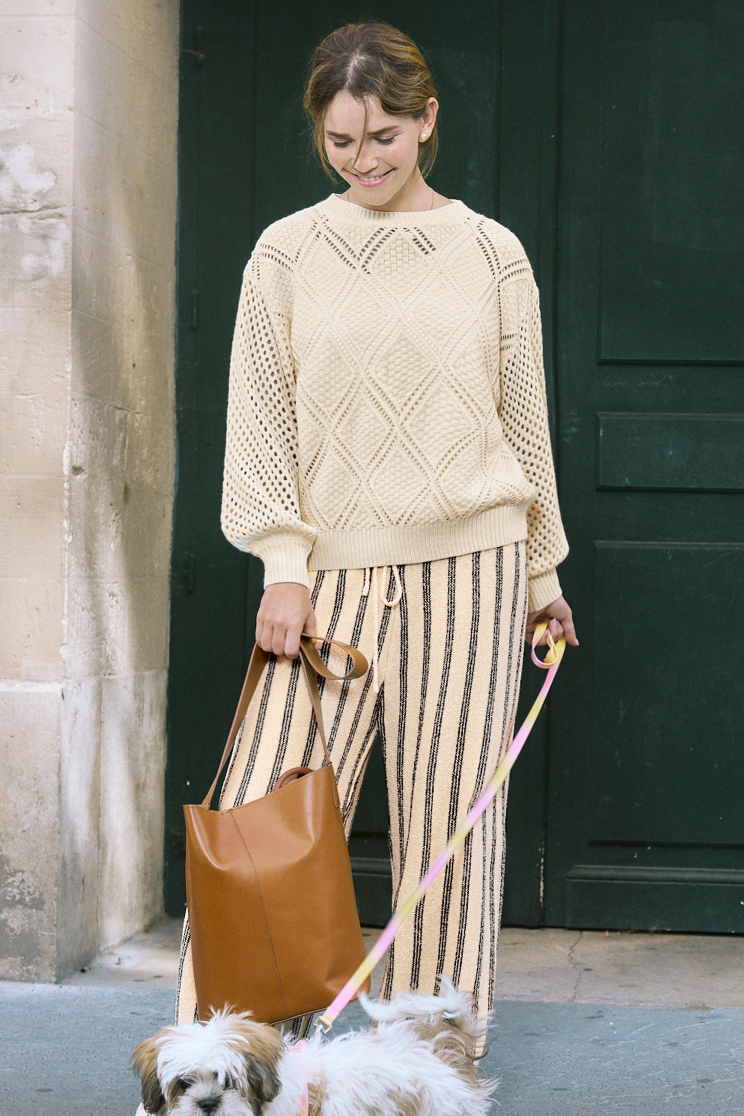 Beiger Cut-out Pullover mit langen Ballonärmeln