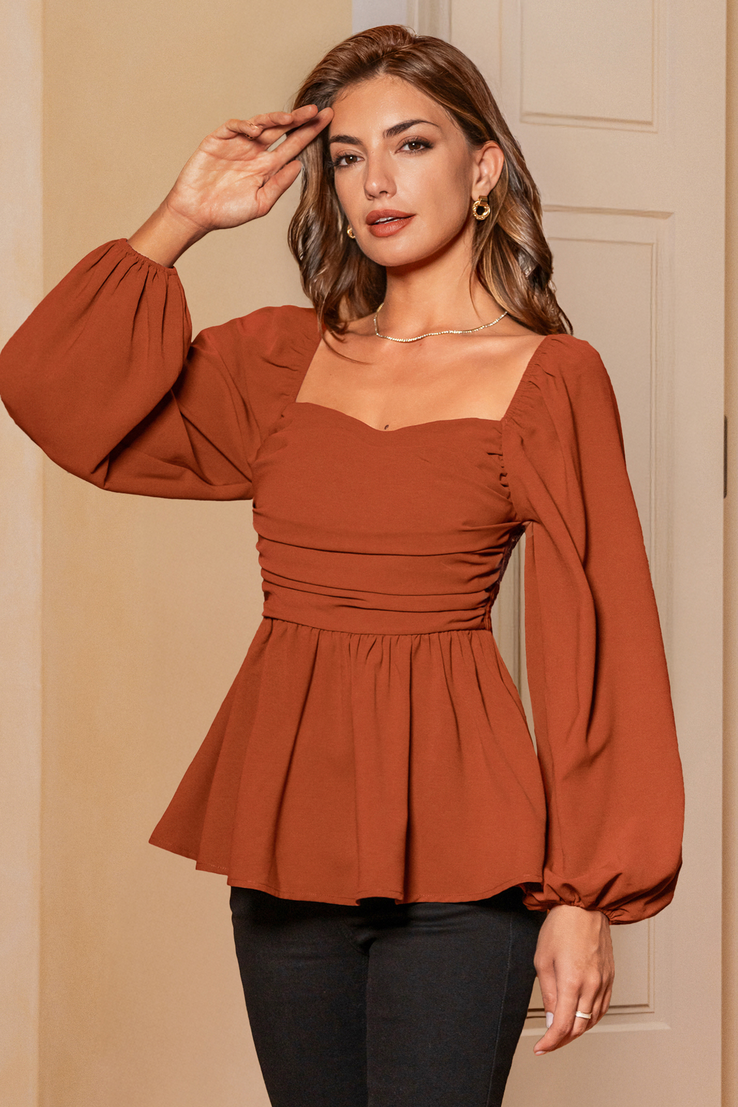 Parte superior naranja del olmo dorado