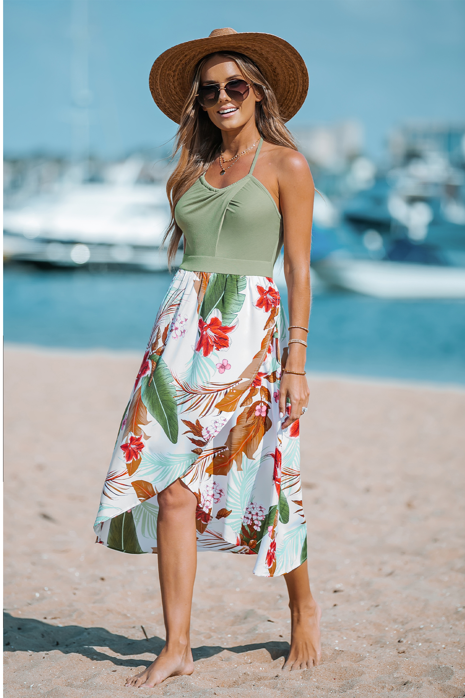 Vestido estampado de hojas florales tropicales con cuello halter
