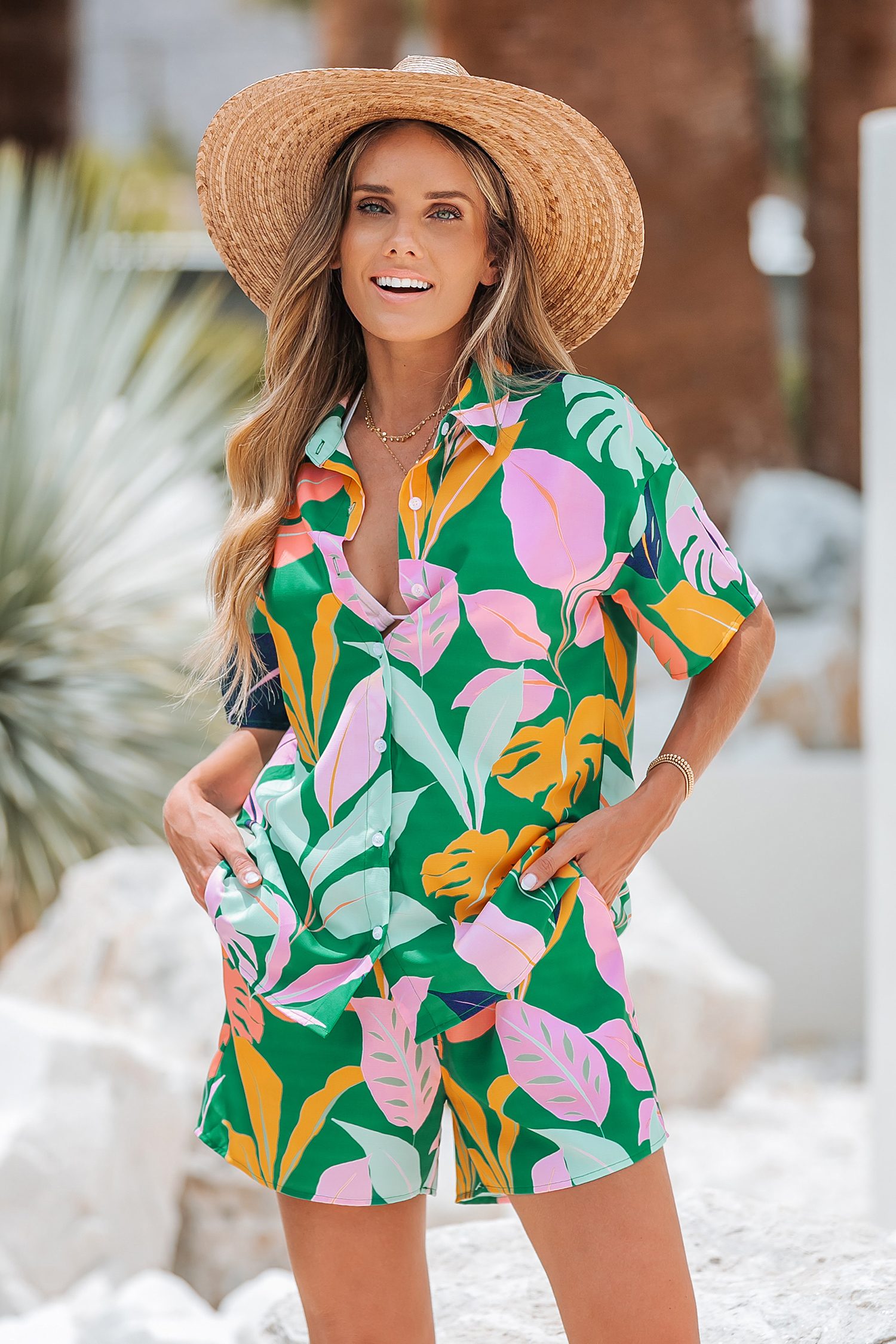 Koszula z obniżonym rękawem i nadrukiem w tropikalne liście