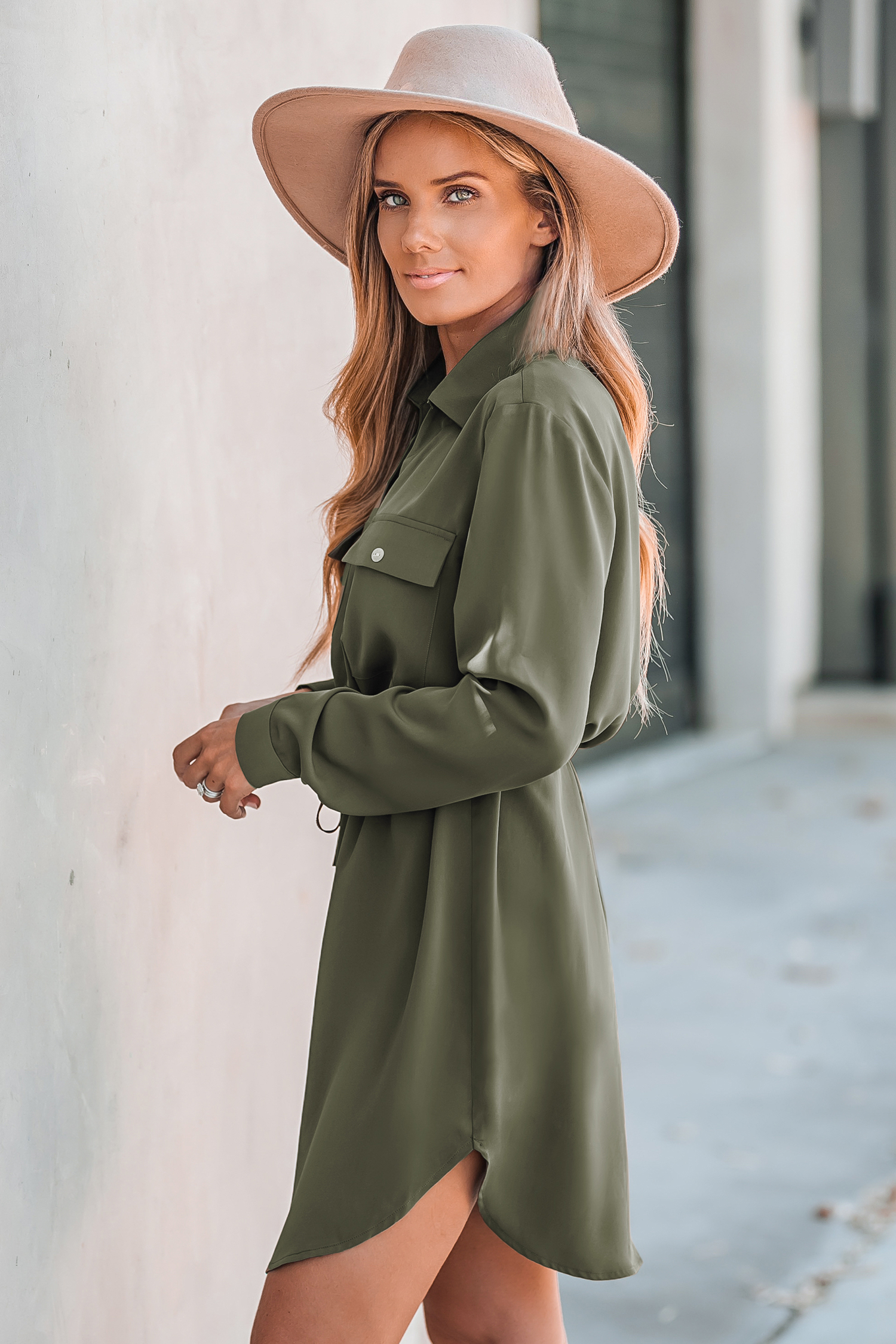 Hemdkragen Kleid mit Gürtel und Taschen