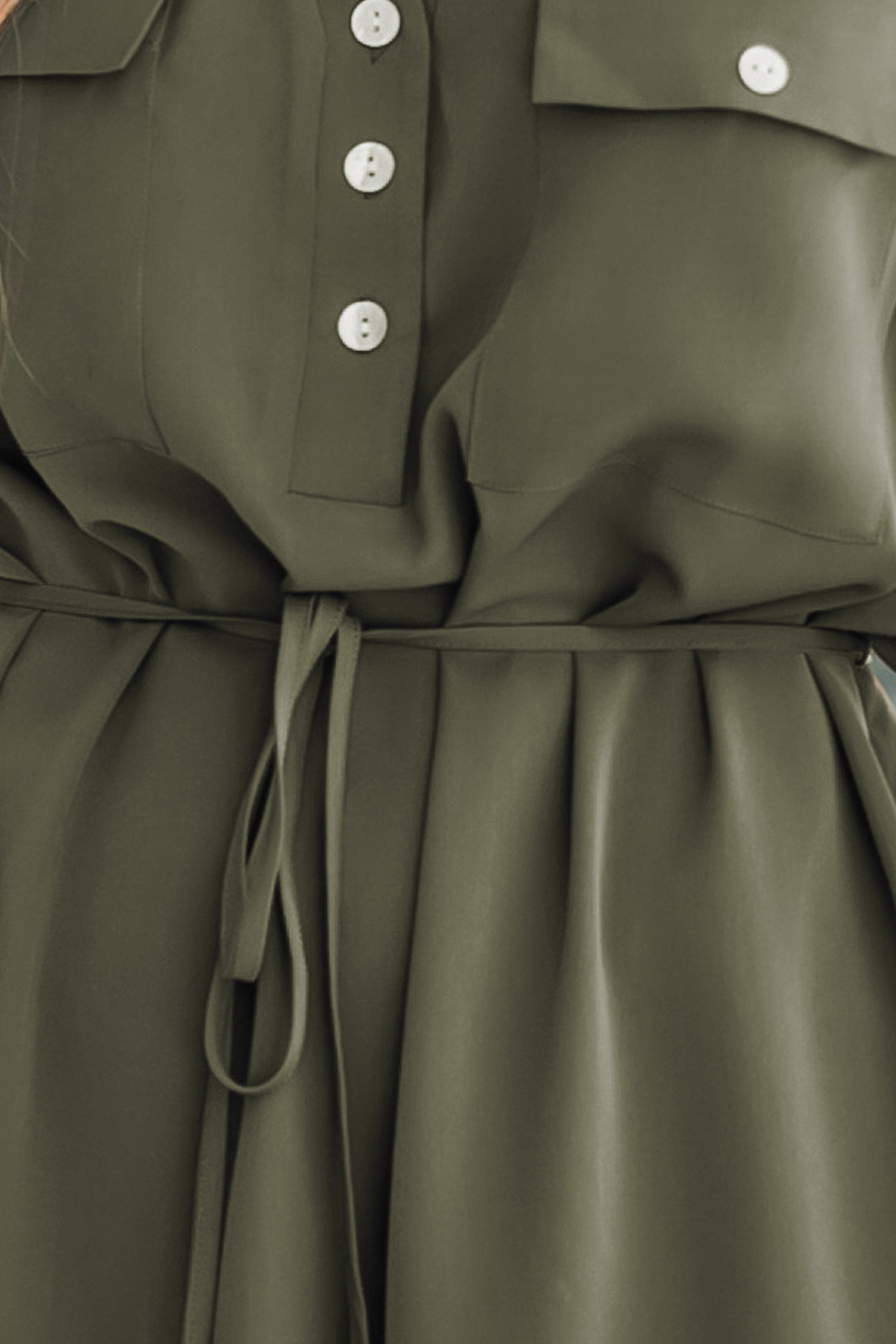 Hemdkragen Kleid mit Gürtel und Taschen