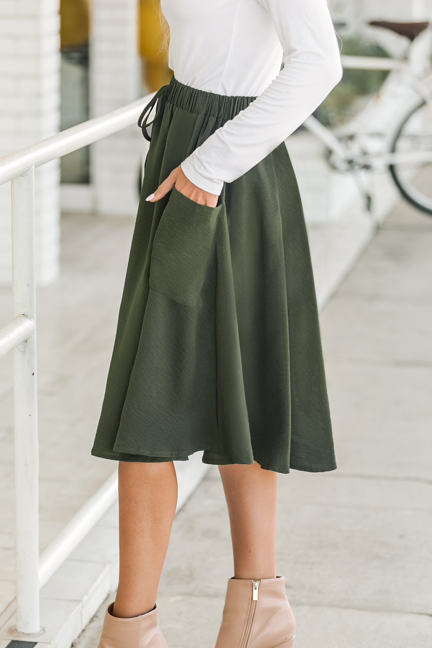 Falda midi con cordón verde bosque