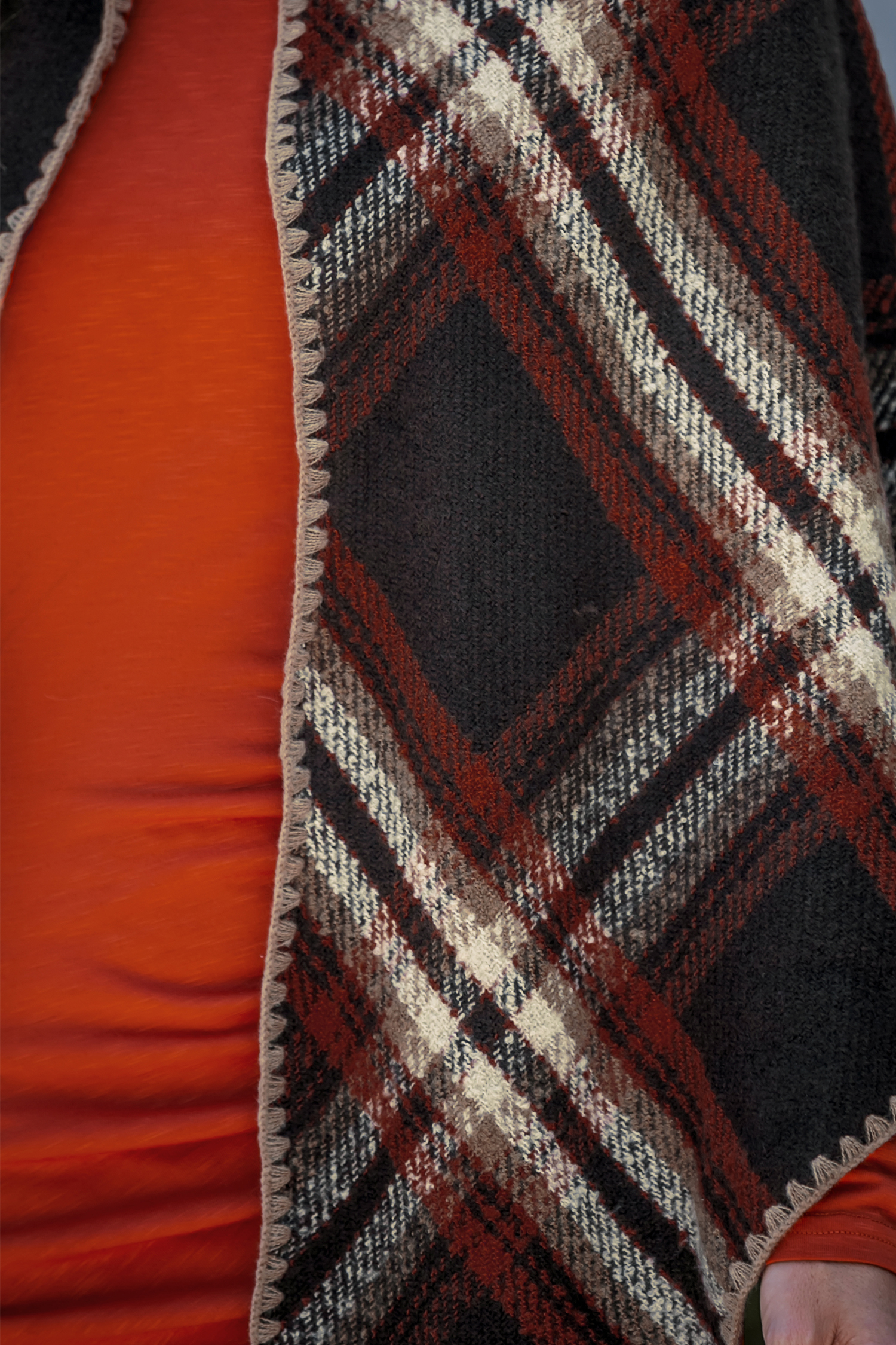 Bufanda a cuadros versátil