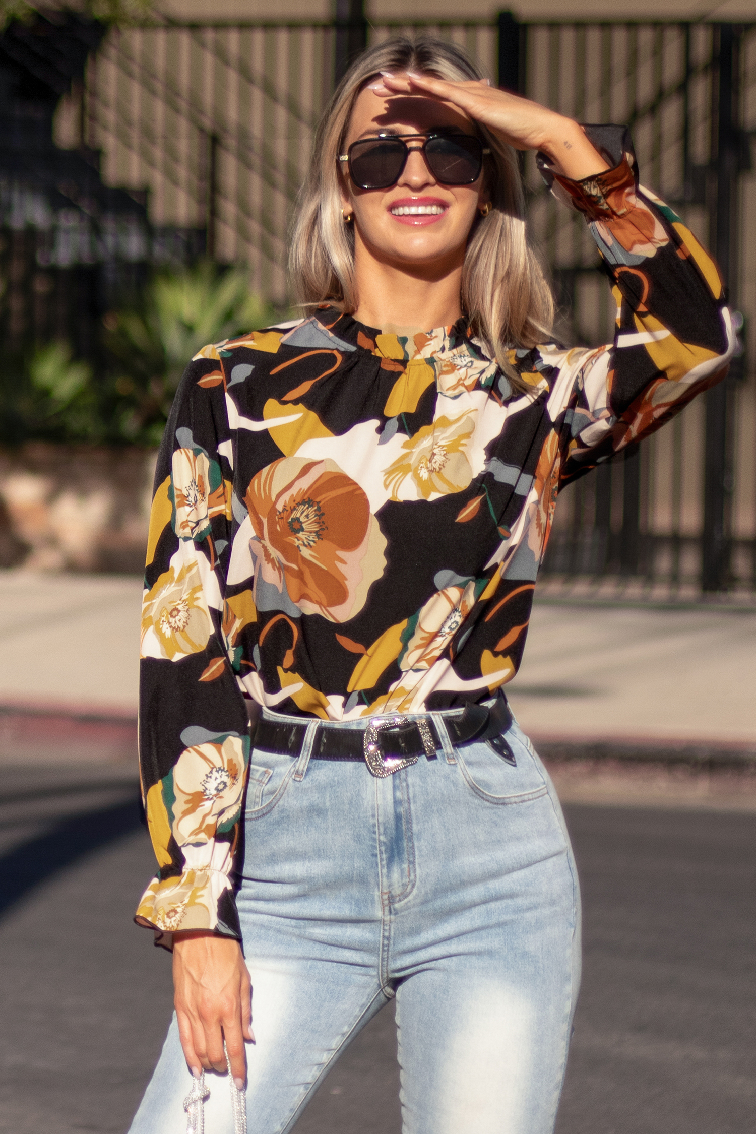 Top con volantes y manga trompeta con estampado floral