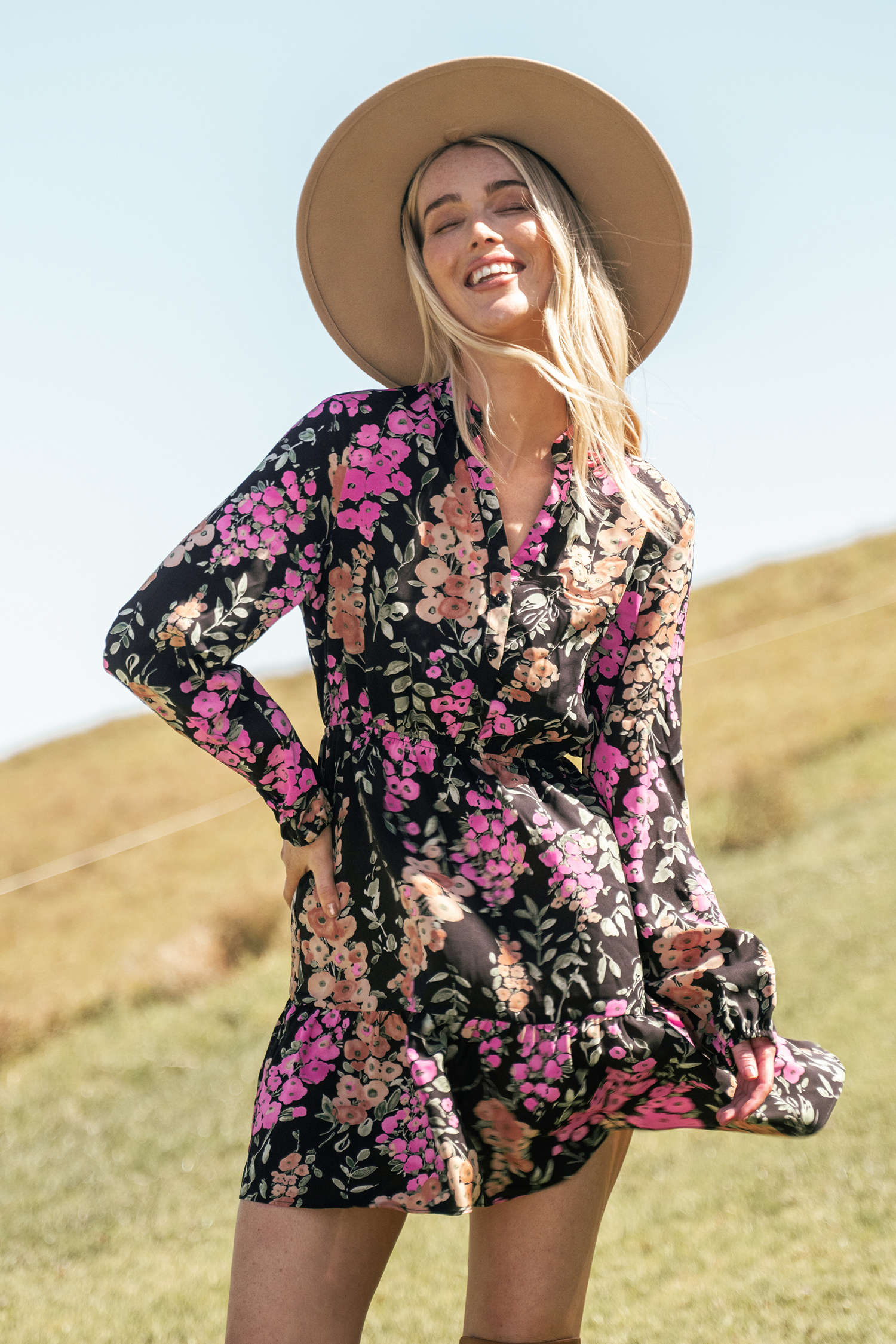 Robe avec col en V et manches bouffantes à imprimé floral