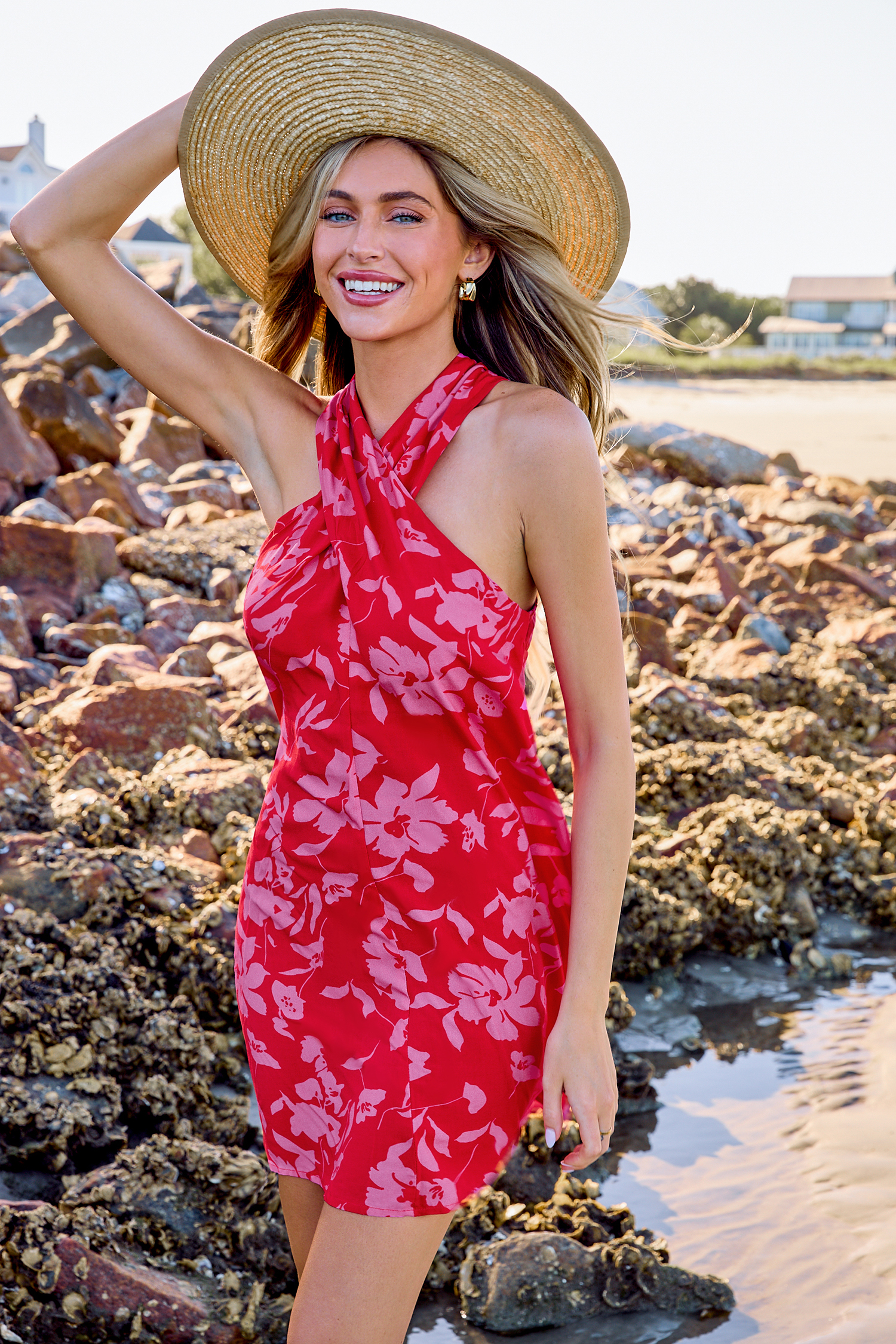 Vestido con cuello halter cruzado y estampado floral