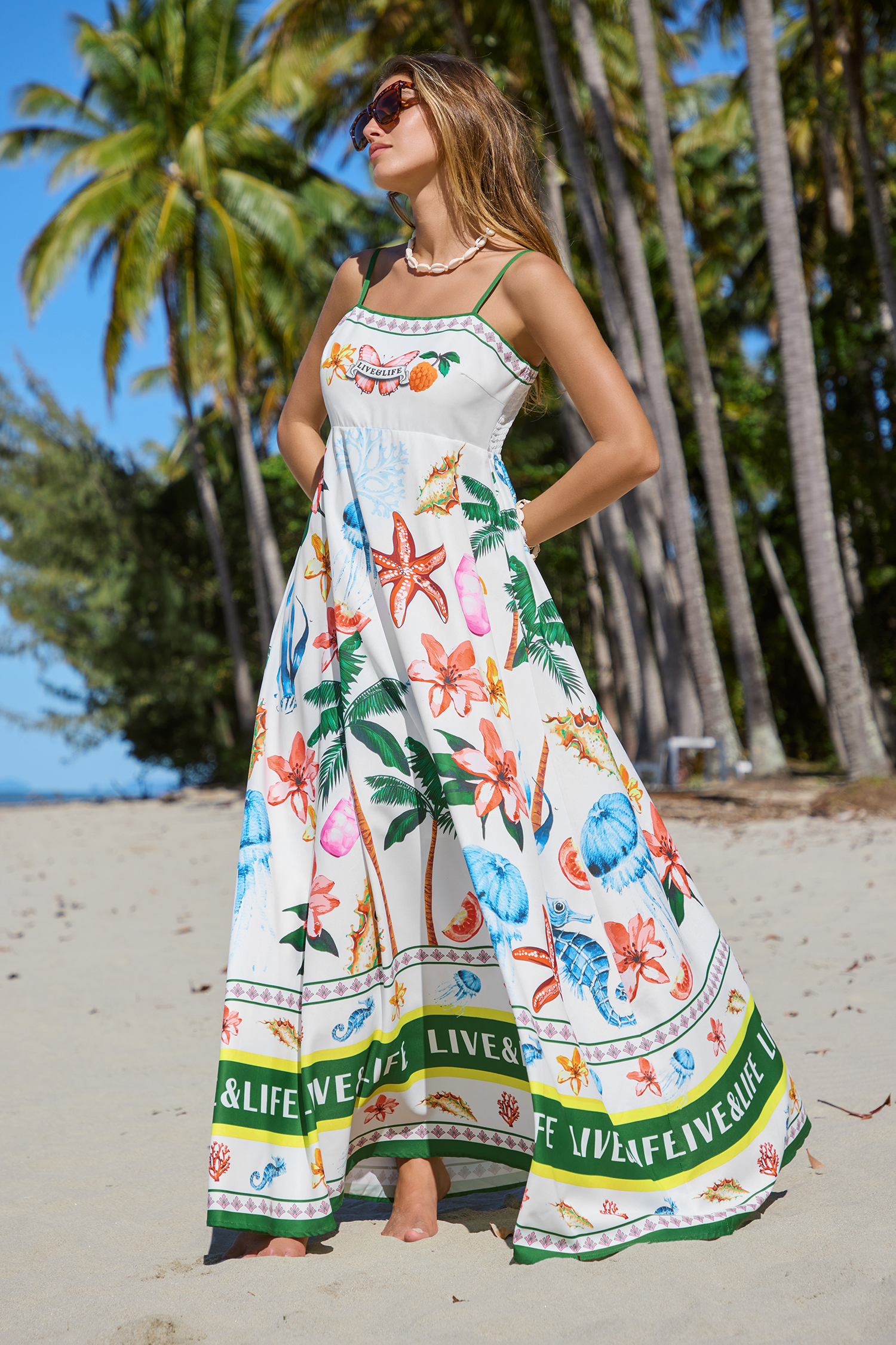 Abito lungo con scollo quadrato e stampa ingegnerizzata