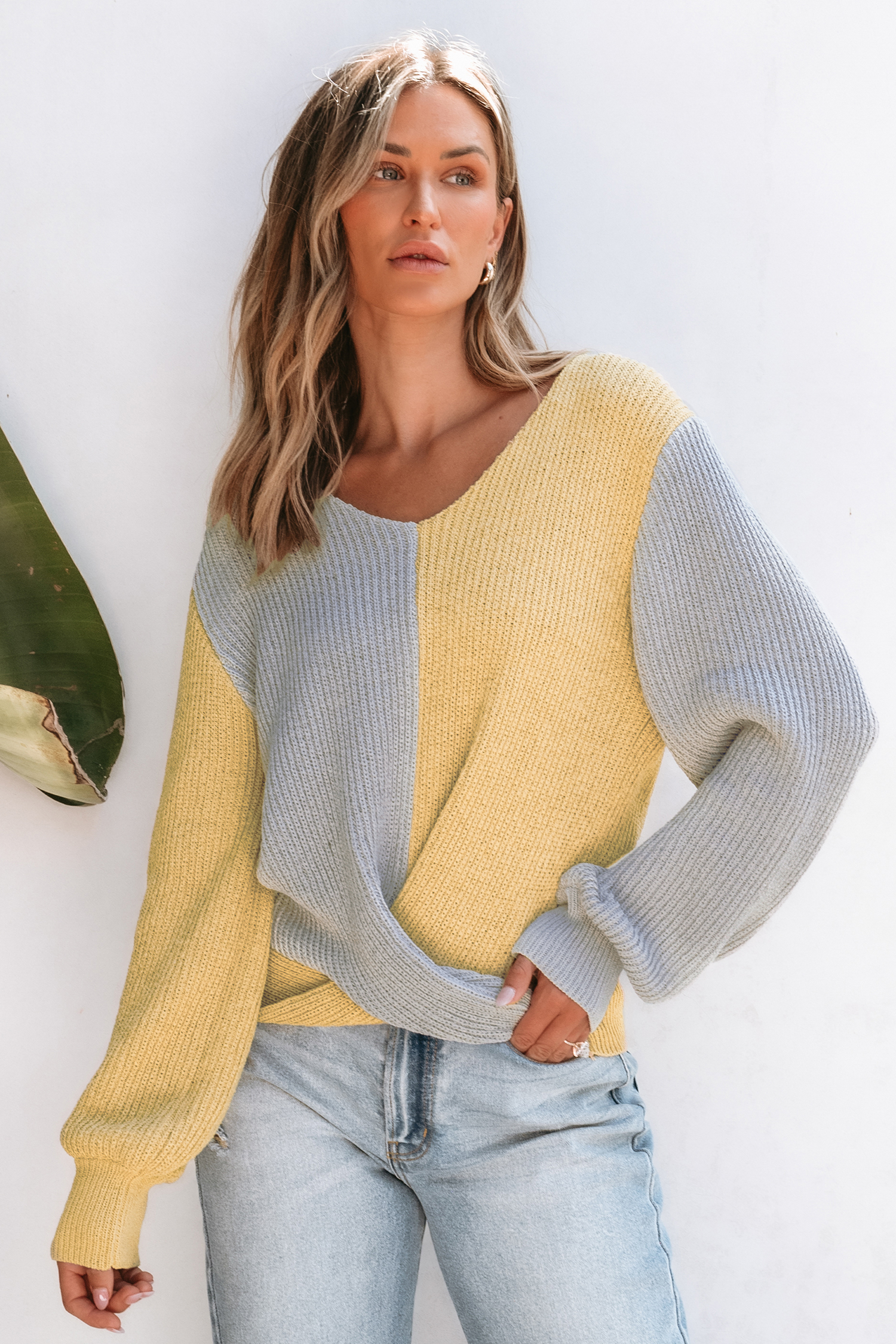 Maglione a maniche lunghe con orlo a blocchi di colore
