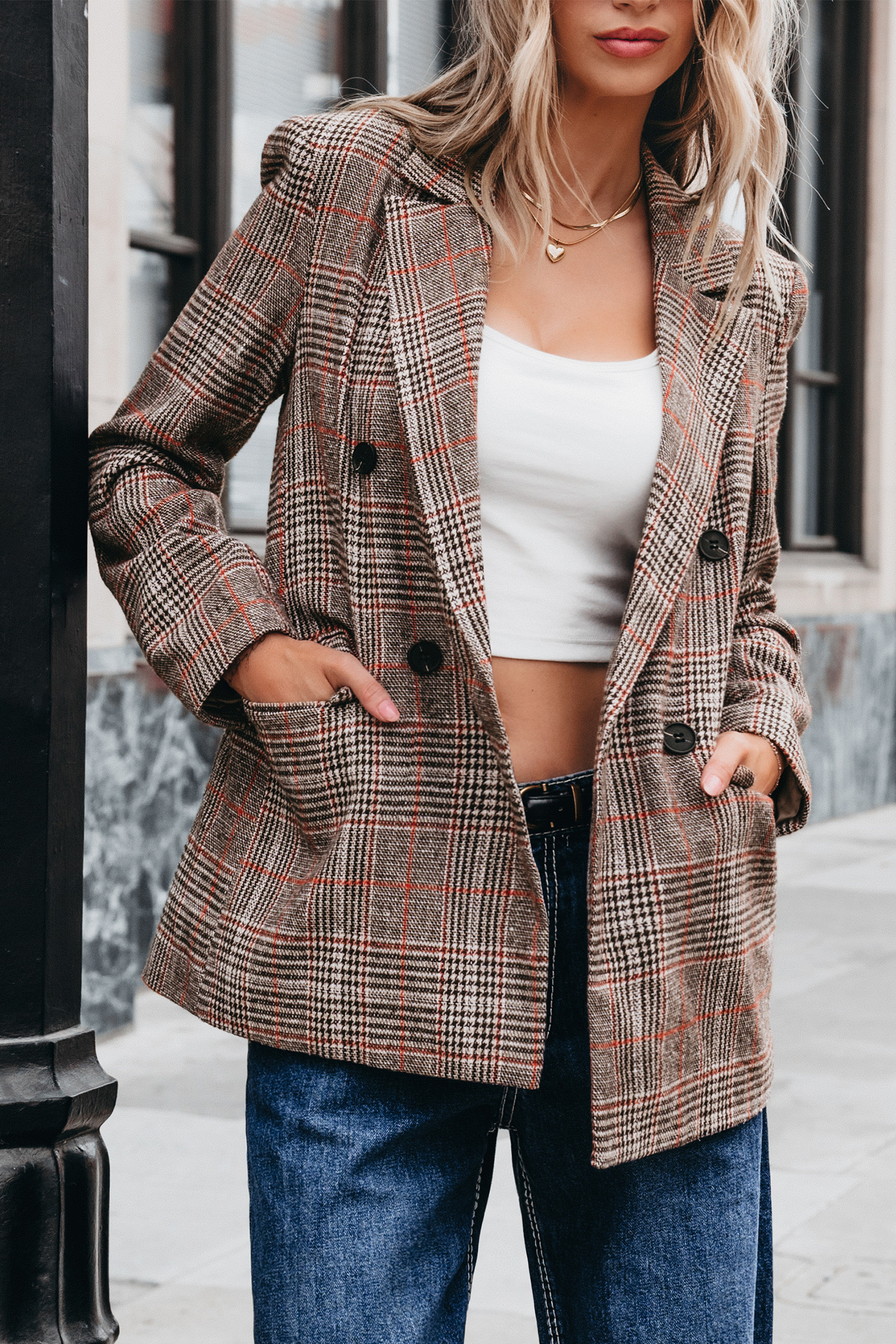 Karo-Blazer mit Kerbrevers und doppelreihigem Verschluss