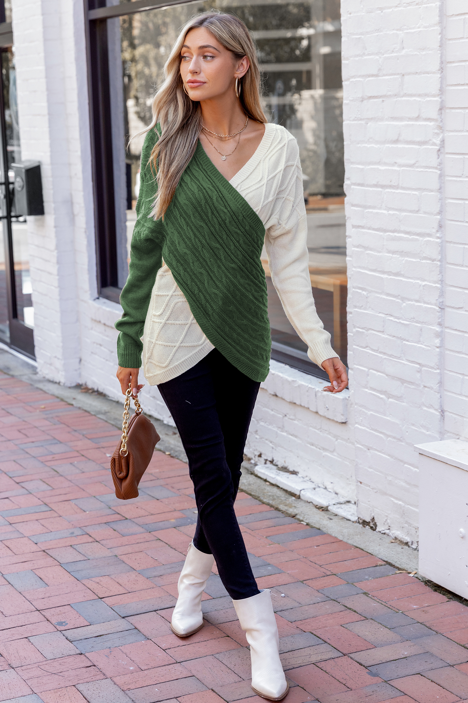 Suéter de punto trenzado con bloques de color verde y beige