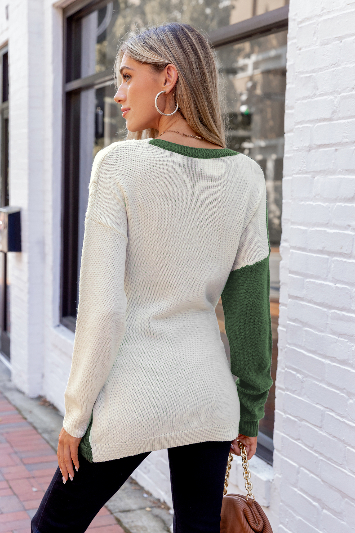 Suéter de punto trenzado con bloques de color verde y beige