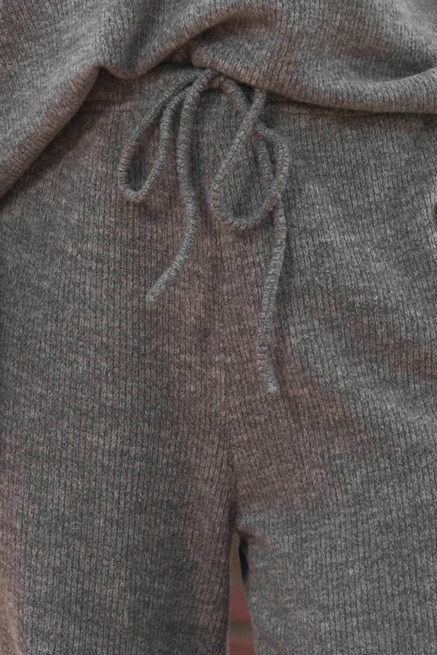 Graue Jersey-Hose mit weitem Bein