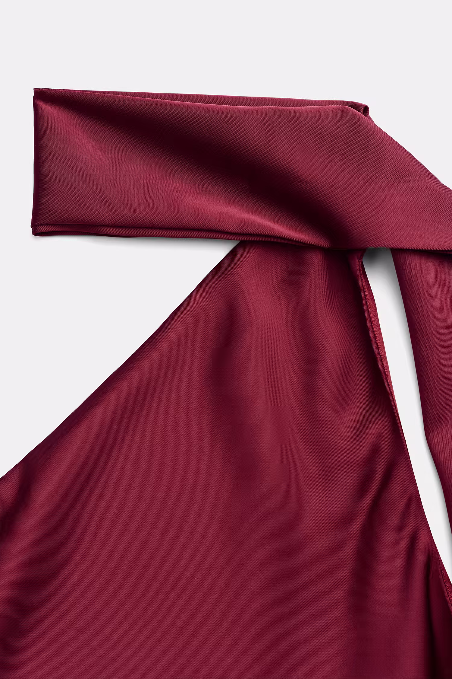 Rotes rückenfreies asymmetrisches Satin-Mini-Kleid