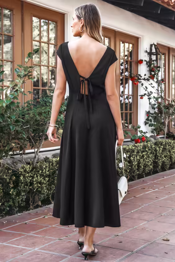 Schwarzes Ärmelloses V-Ausschnitt Maxikleid