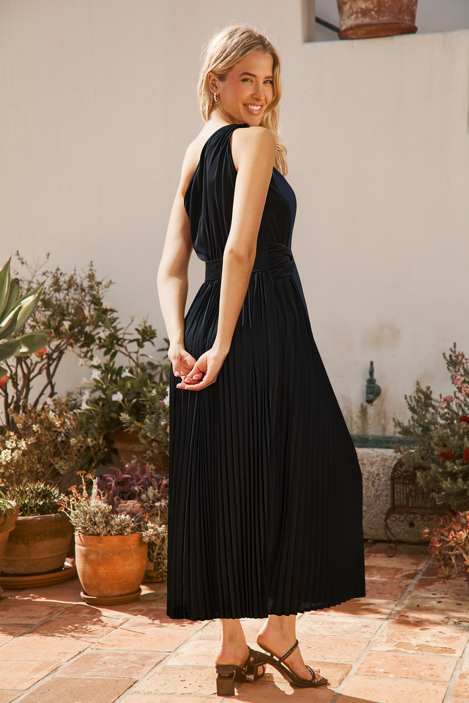 Chic & Tailored Black Midi Dress