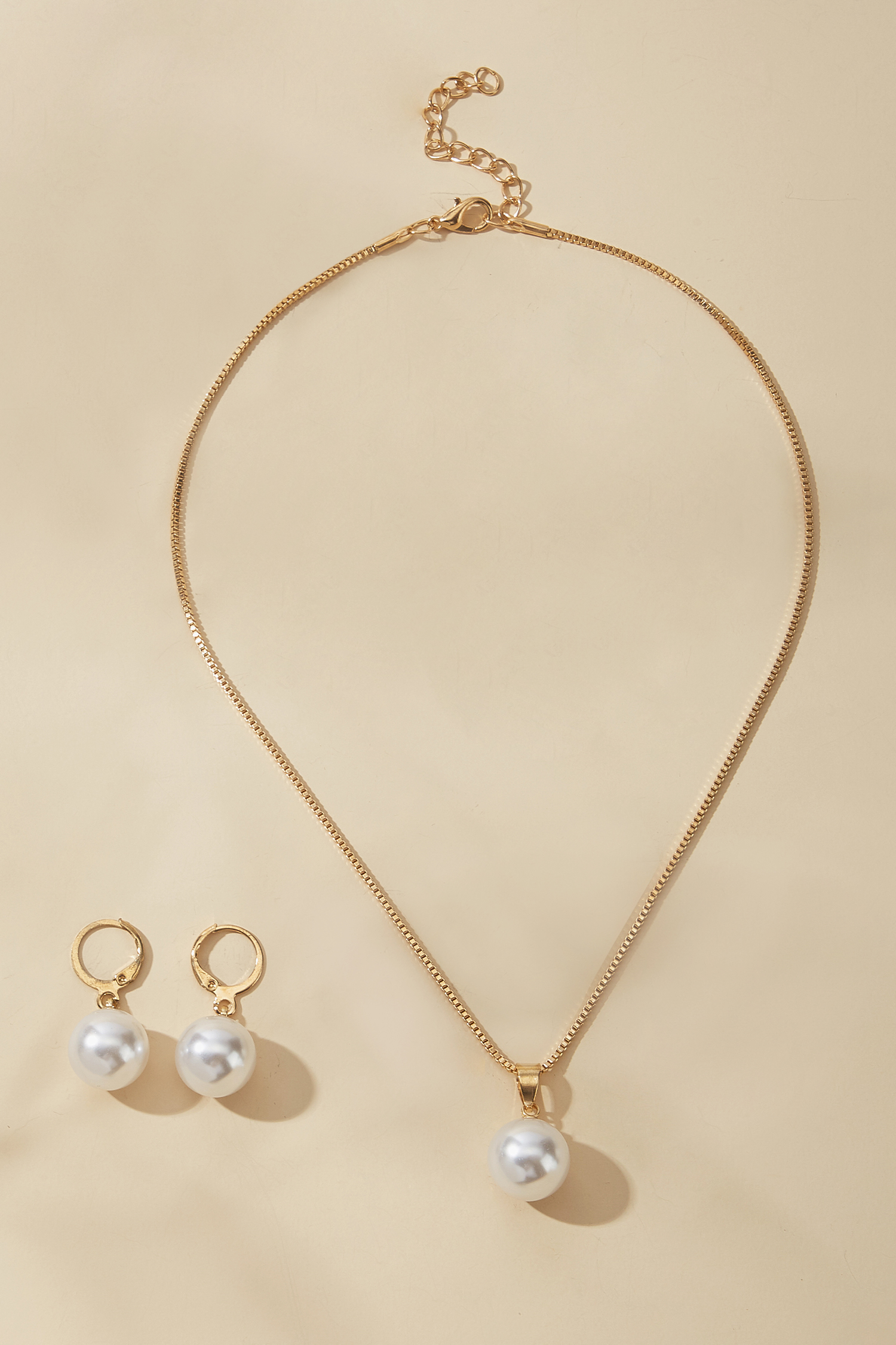 Pure Glow Gold Earrings & Necklace Set