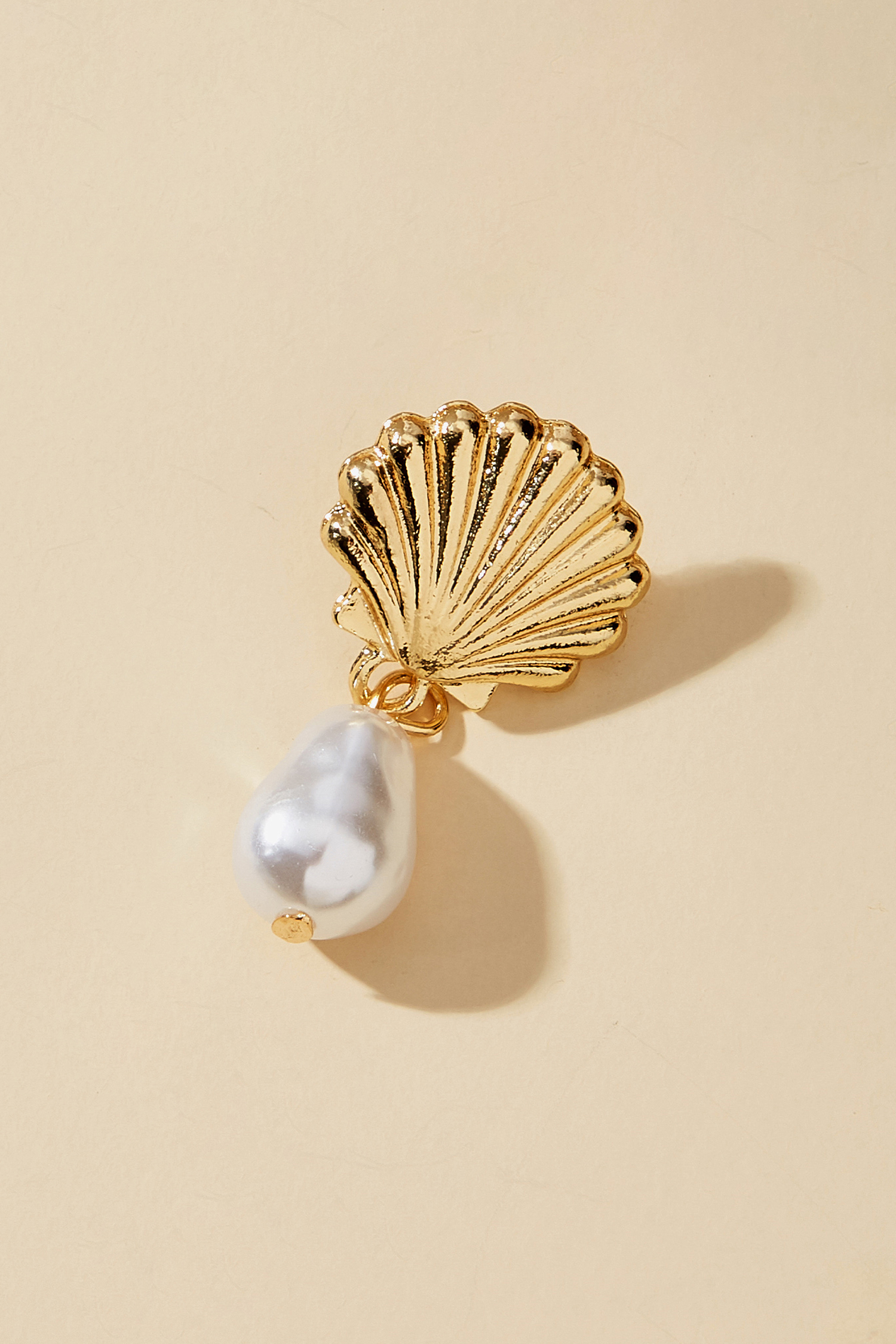 Pendientes dorados con brillo de sirena