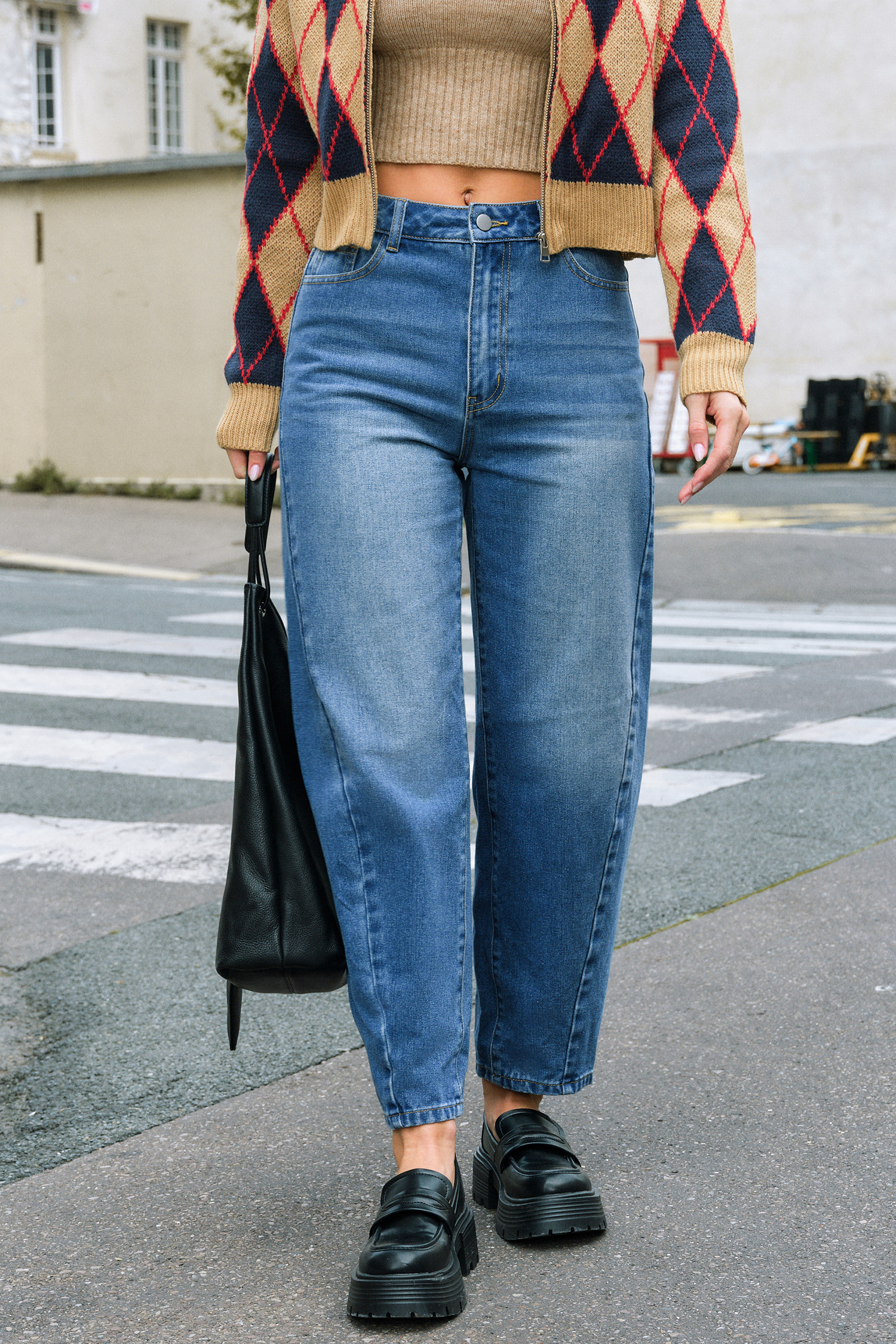 Blaue Barrel-Jeans